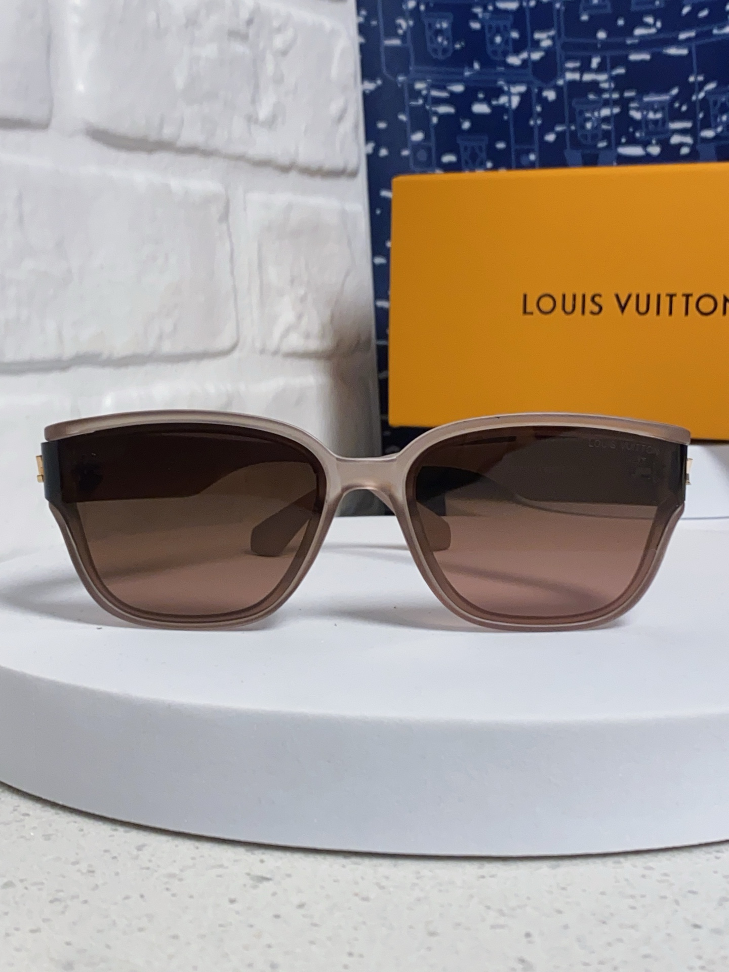  Louis Vuitton路易威登 2025Lv新款 韩版墨镜女防紫外线大框显瘦高清高端镜片 太阳镜 