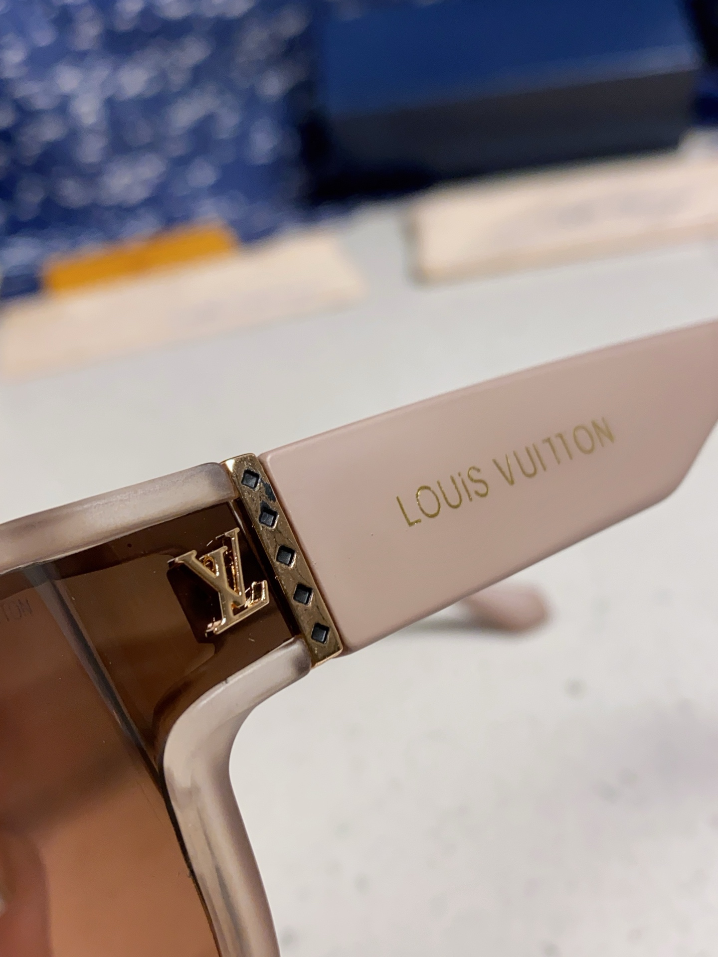  Louis Vuitton路易威登 2025Lv新款 韩版墨镜女防紫外线大框显瘦高清高端镜片 太阳镜 