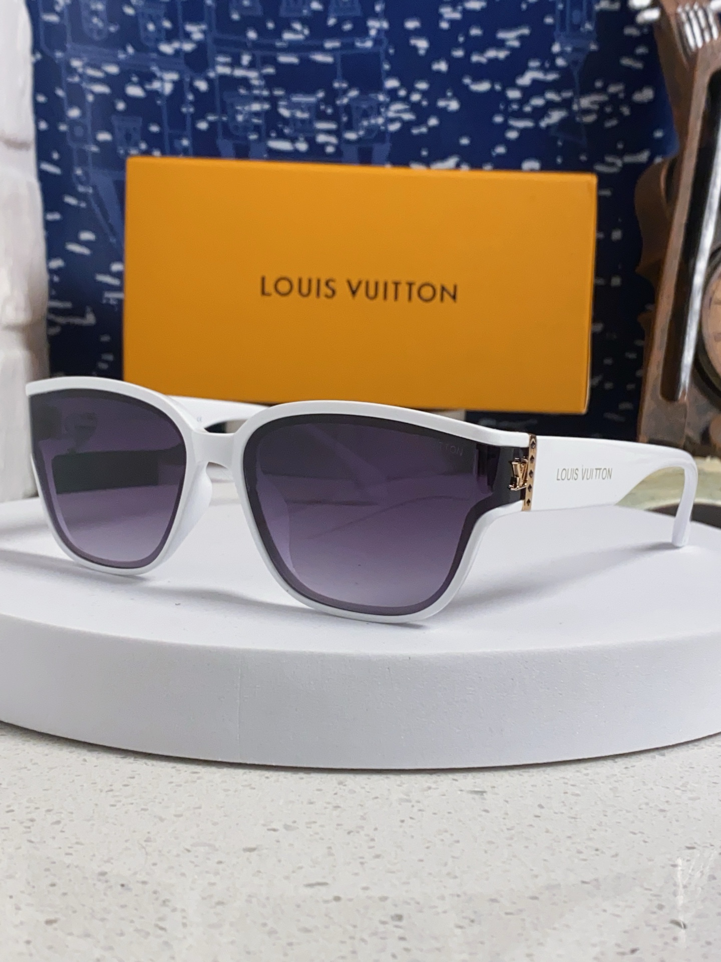  Louis Vuitton路易威登 2025Lv新款 韩版墨镜女防紫外线大框显瘦高清高端镜片 太阳镜 