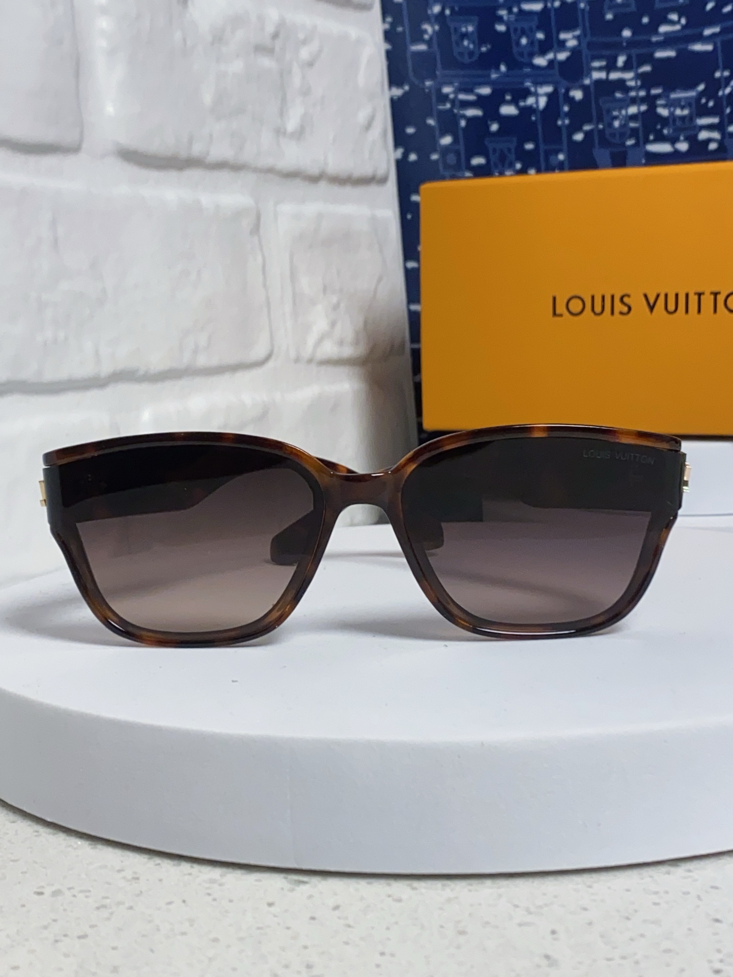  Louis Vuitton路易威登 2025Lv新款 韩版墨镜女防紫外线大框显瘦高清高端镜片 太阳镜 