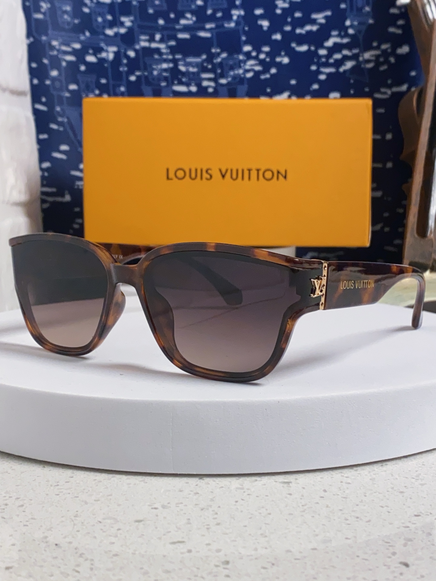  Louis Vuitton路易威登 2025Lv新款 韩版墨镜女防紫外线大框显瘦高清高端镜片 太阳镜 