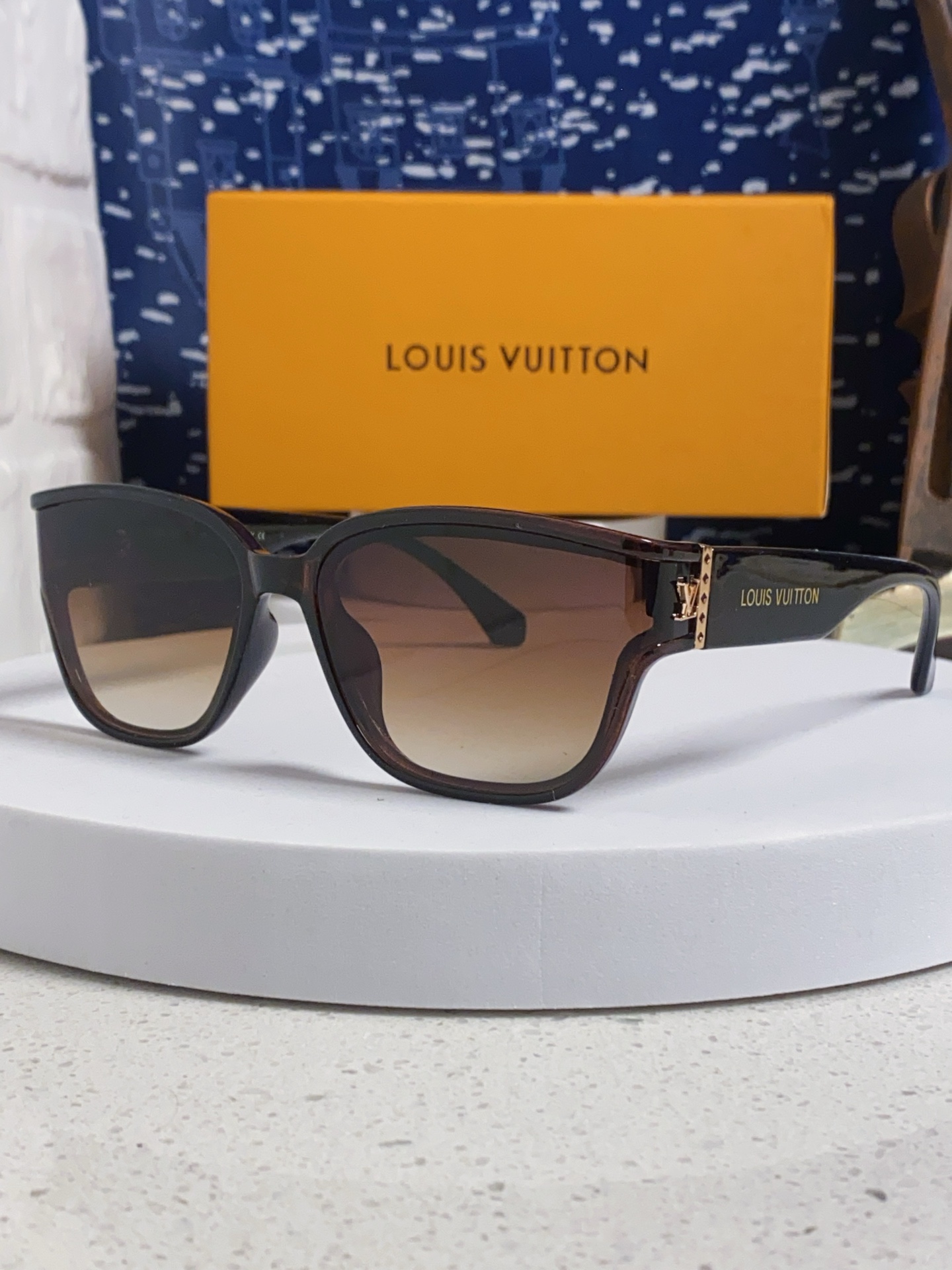  Louis Vuitton路易威登 2025Lv新款 韩版墨镜女防紫外线大框显瘦高清高端镜片 太阳镜 