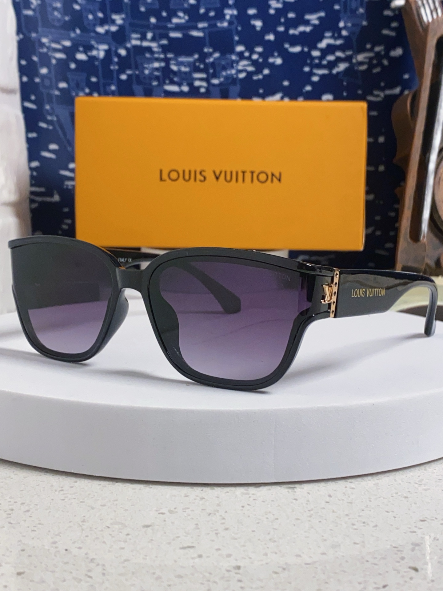  Louis Vuitton路易威登 2025Lv新款 韩版墨镜女防紫外线大框显瘦高清高端镜片 太阳镜 