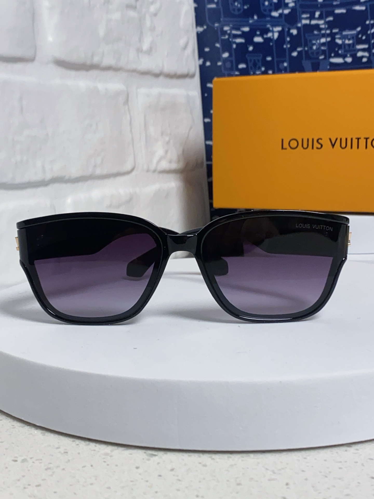  Louis Vuitton路易威登 2025Lv新款 韩版墨镜女防紫外线大框显瘦高清高端镜片 太阳镜 