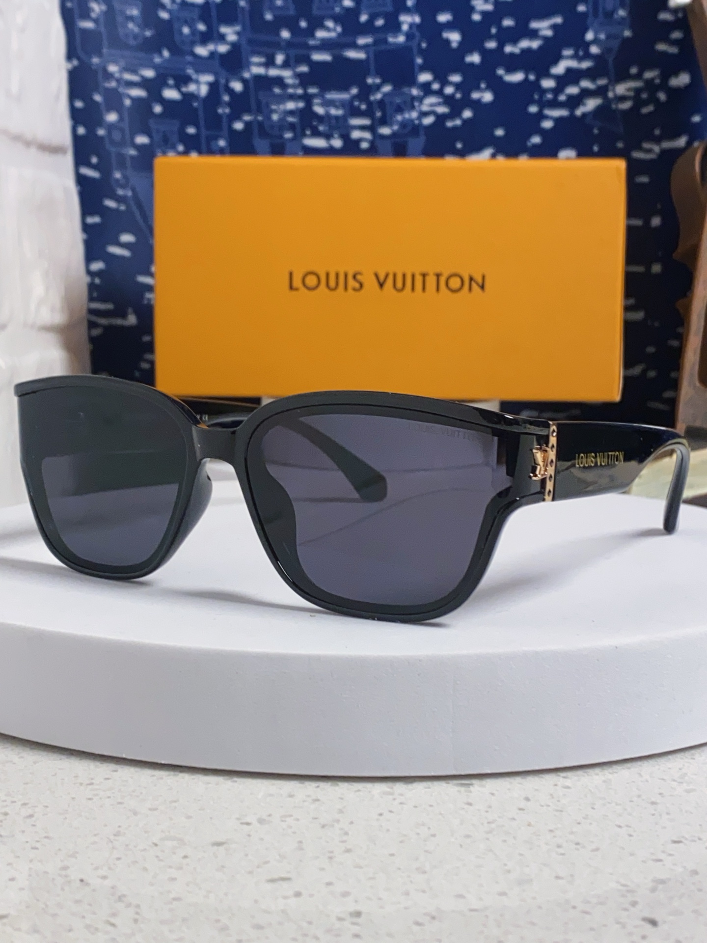  Louis Vuitton路易威登 2025Lv新款 韩版墨镜女防紫外线大框显瘦高清高端镜片 太阳镜 