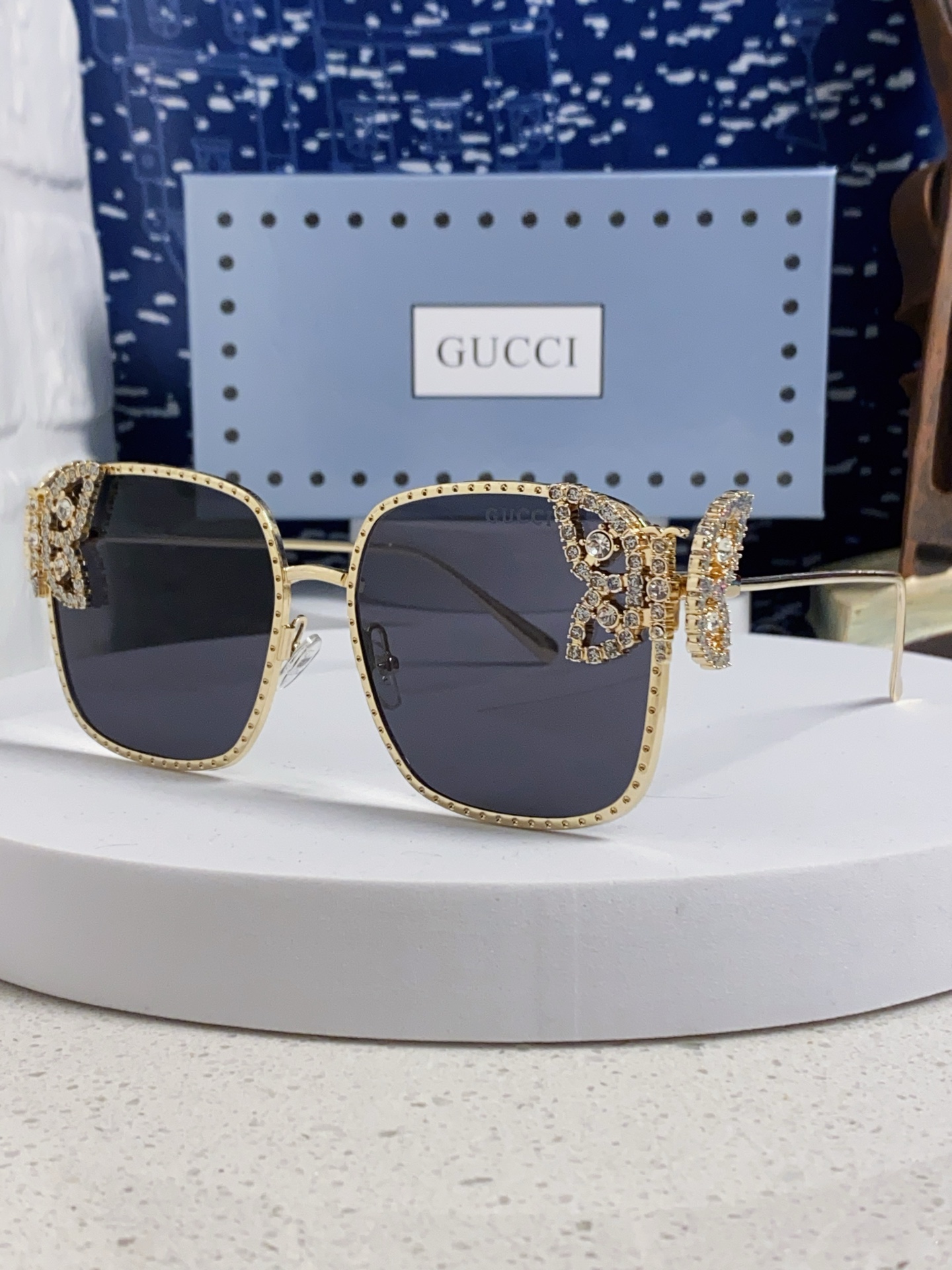  Gucci古奇 2025新款方形钻石时尚太阳眼镜蝴蝶镶钻简约墨镜方框 女士墨镜