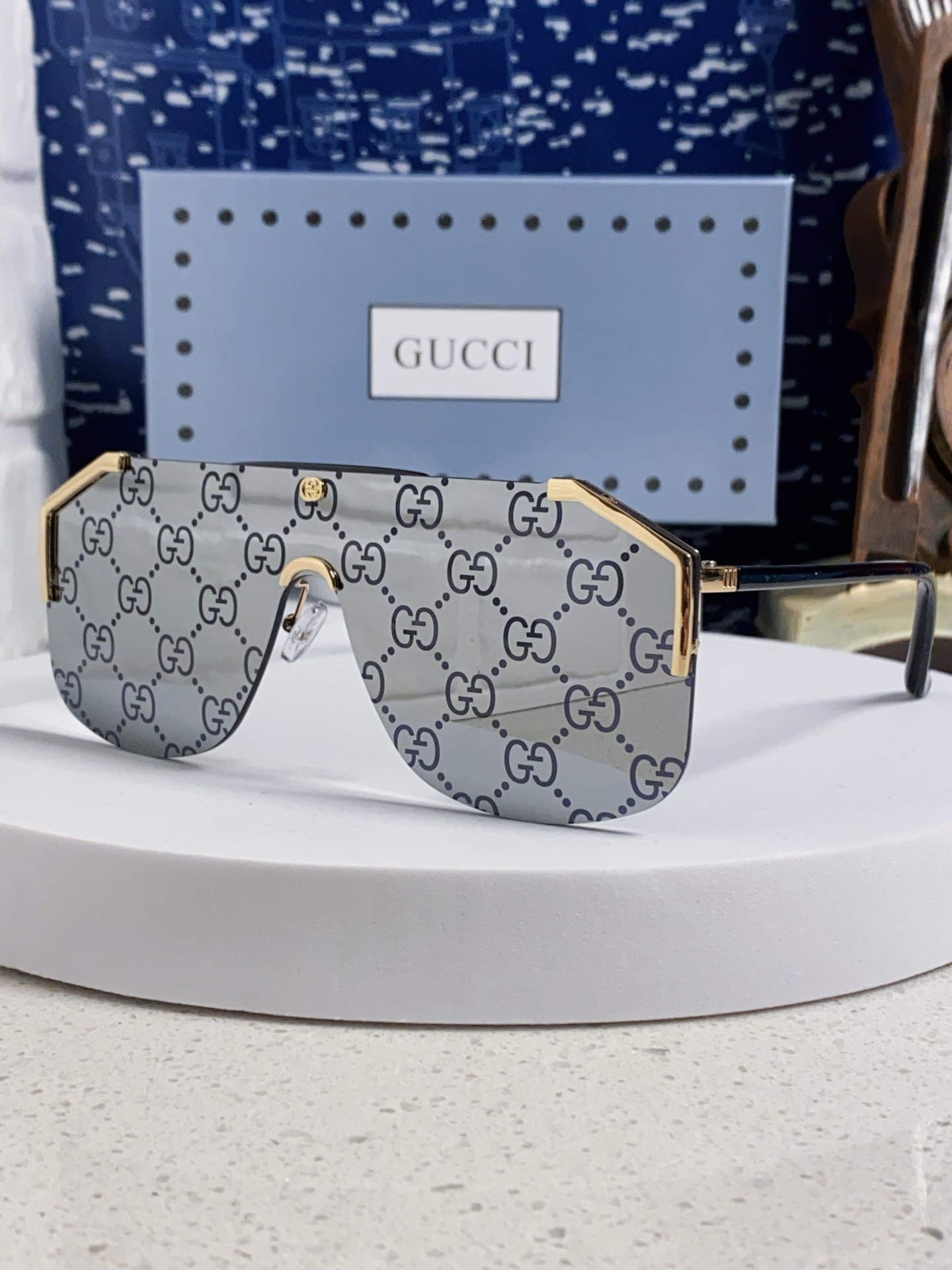  Gucci古奇 2025新款无框一体式墨镜男骑行防紫外线防晒登山高级感大框墨镜男女通用 