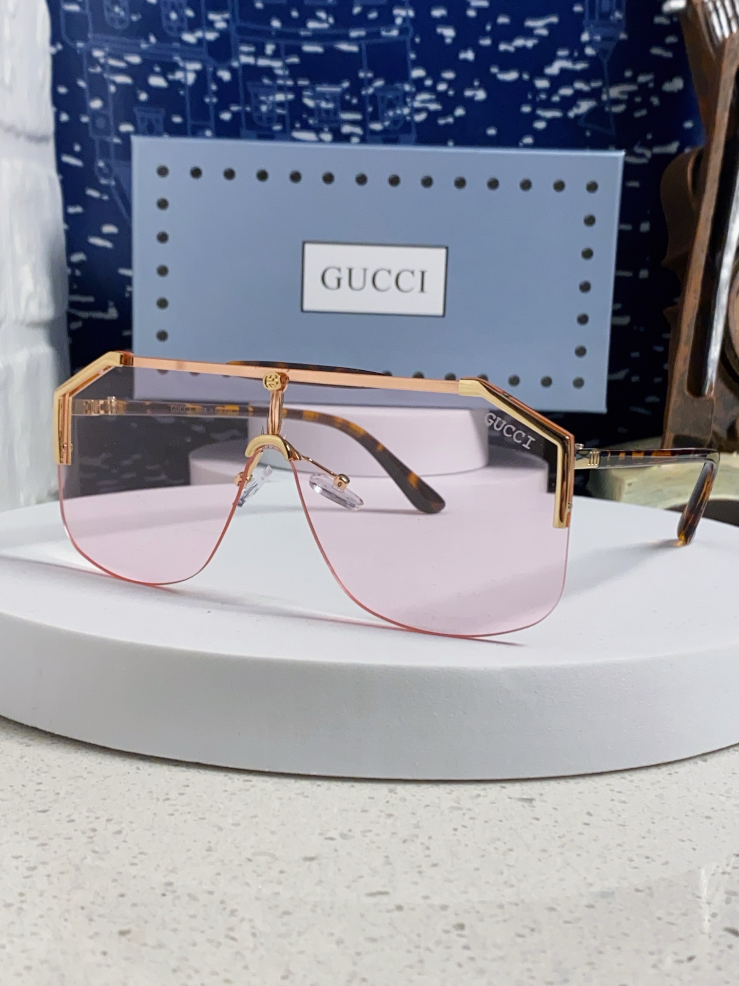  Gucci古奇 2025新款无框一体式墨镜男骑行防紫外线防晒登山高级感大框墨镜男女通用 