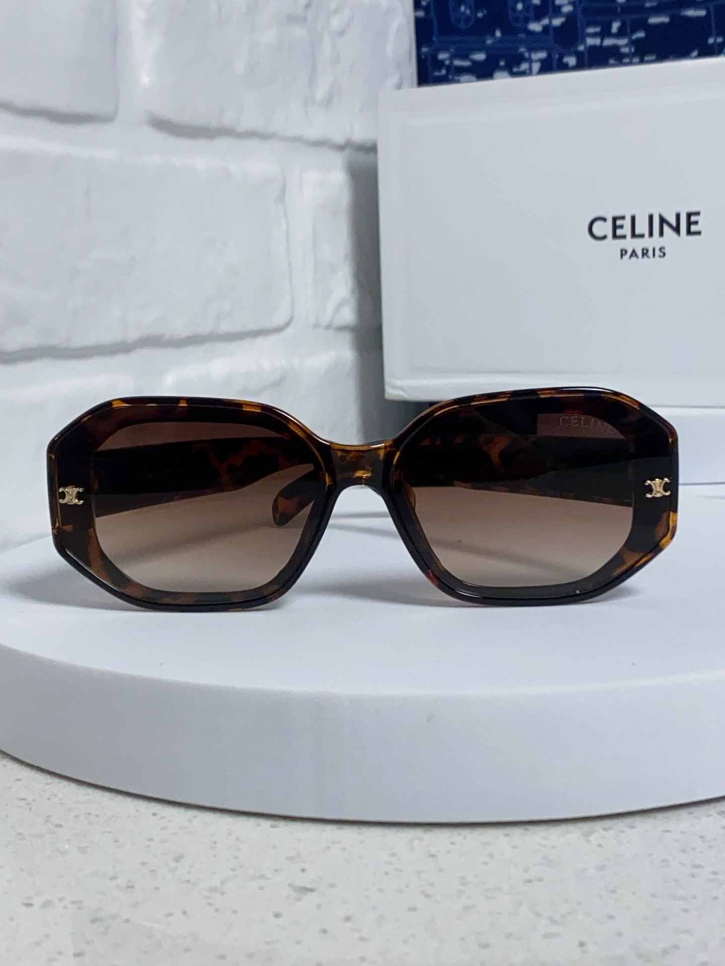  Celine赛琳 2025新款欧美个性网红同款开车眼镜墨镜女款 凯旋门方圆脸太阳眼镜