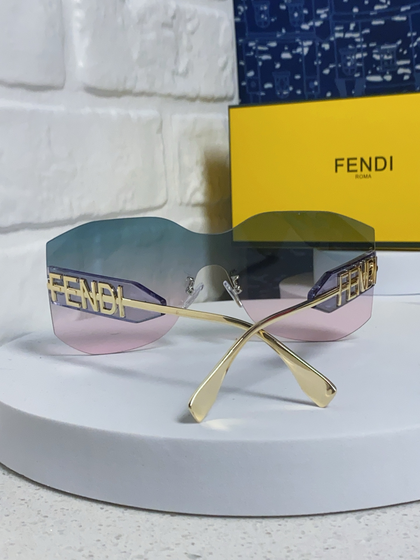  Fendi芬迪 2025新款多边形无框太阳眼镜女FE4006U时尚个性欧美明星款遮阳墨镜男女通用