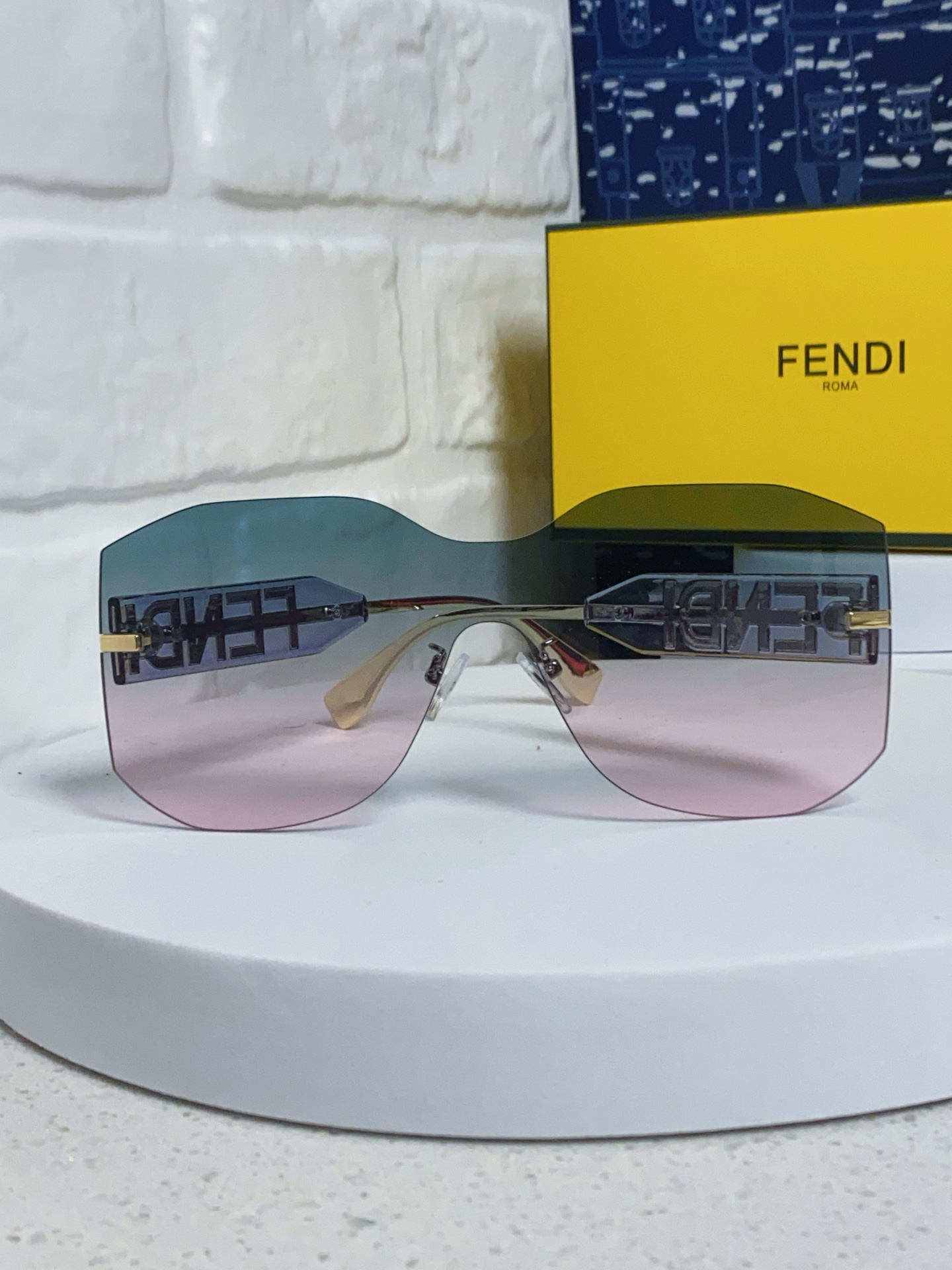  Fendi芬迪 2025新款多边形无框太阳眼镜女FE4006U时尚个性欧美明星款遮阳墨镜男女通用