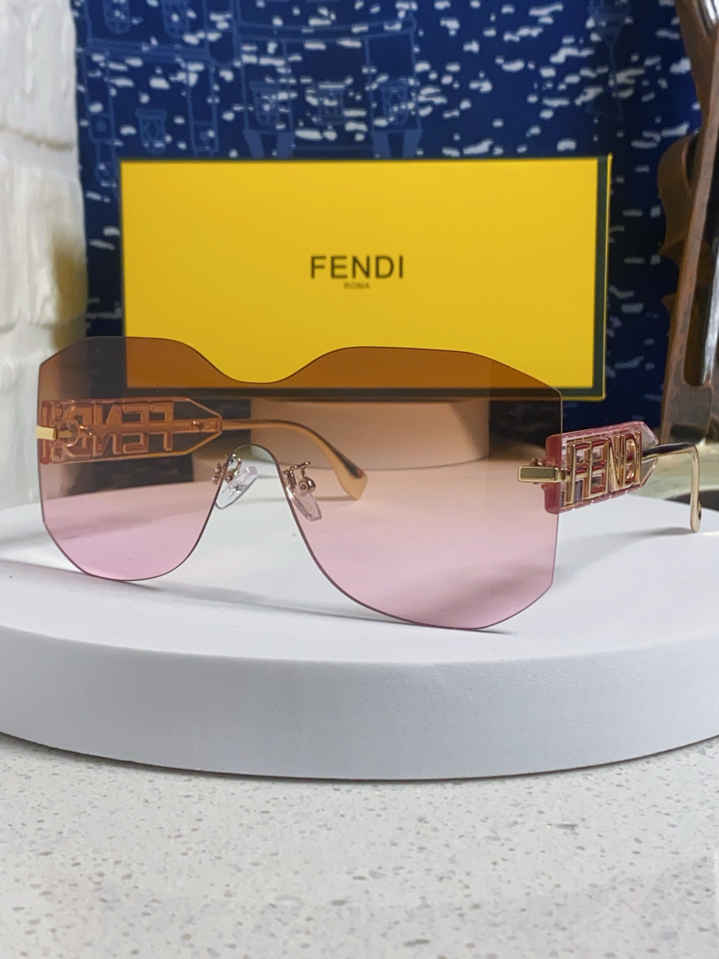  Fendi芬迪 2025新款多边形无框太阳眼镜女FE4006U时尚个性欧美明星款遮阳墨镜男女通用