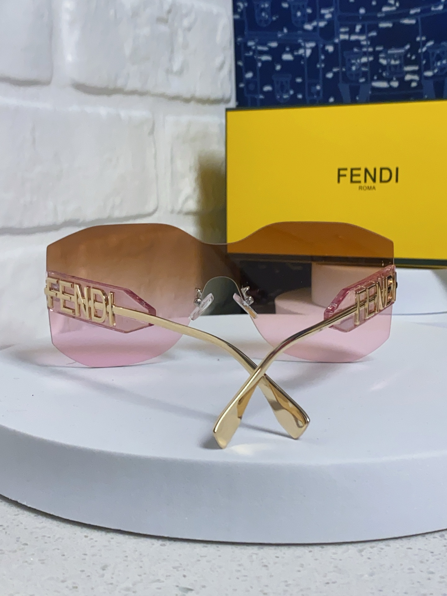  Fendi芬迪 2025新款多边形无框太阳眼镜女FE4006U时尚个性欧美明星款遮阳墨镜男女通用