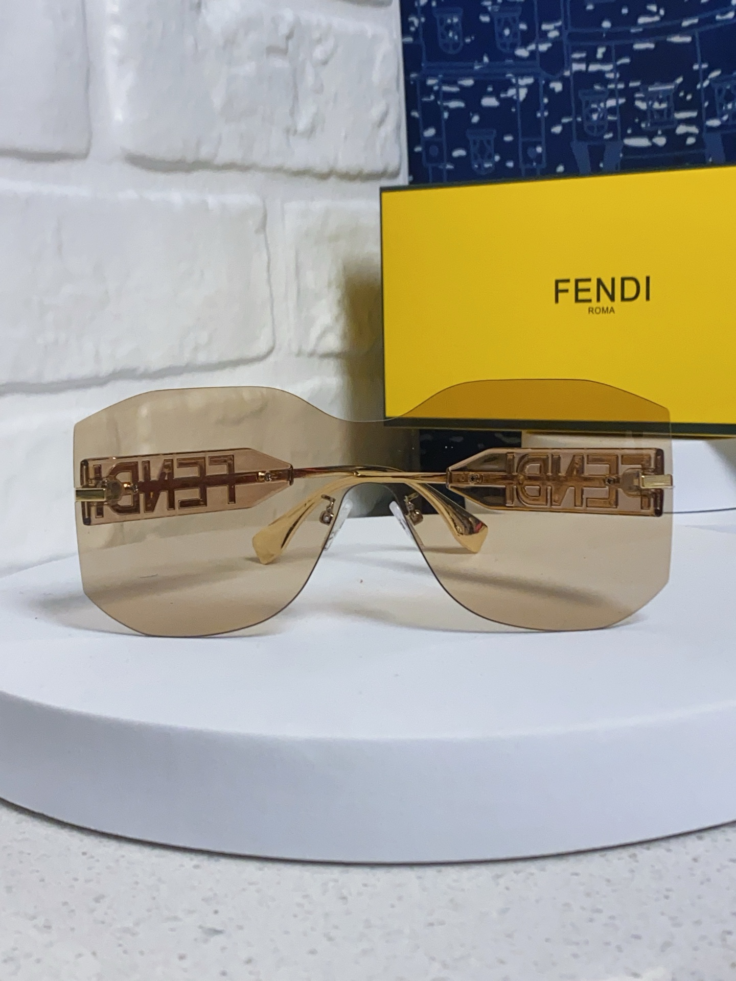  Fendi芬迪 2025新款多边形无框太阳眼镜女FE4006U时尚个性欧美明星款遮阳墨镜男女通用