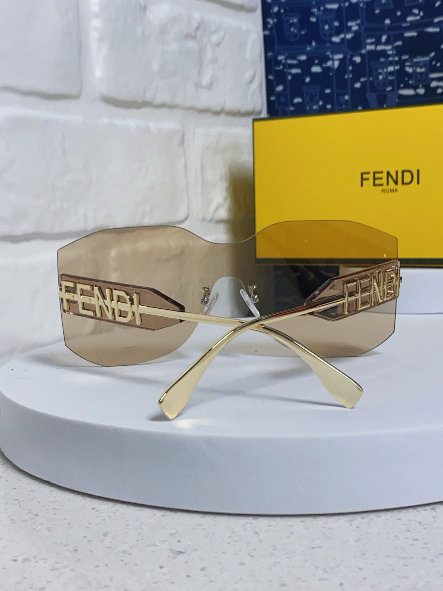  Fendi芬迪 2025新款多边形无框太阳眼镜女FE4006U时尚个性欧美明星款遮阳墨镜男女通用