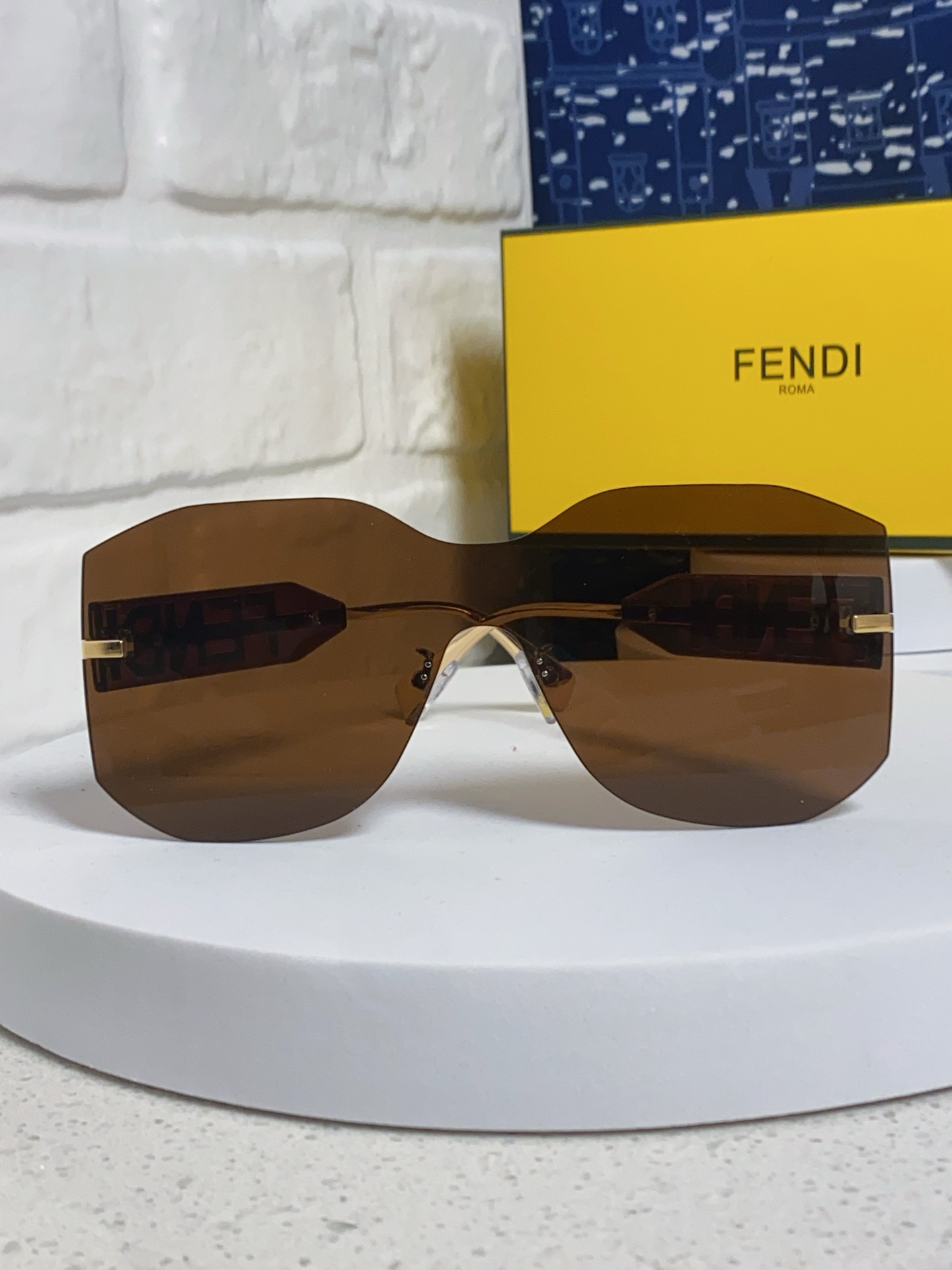  Fendi芬迪 2025新款多边形无框太阳眼镜女FE4006U时尚个性欧美明星款遮阳墨镜男女通用