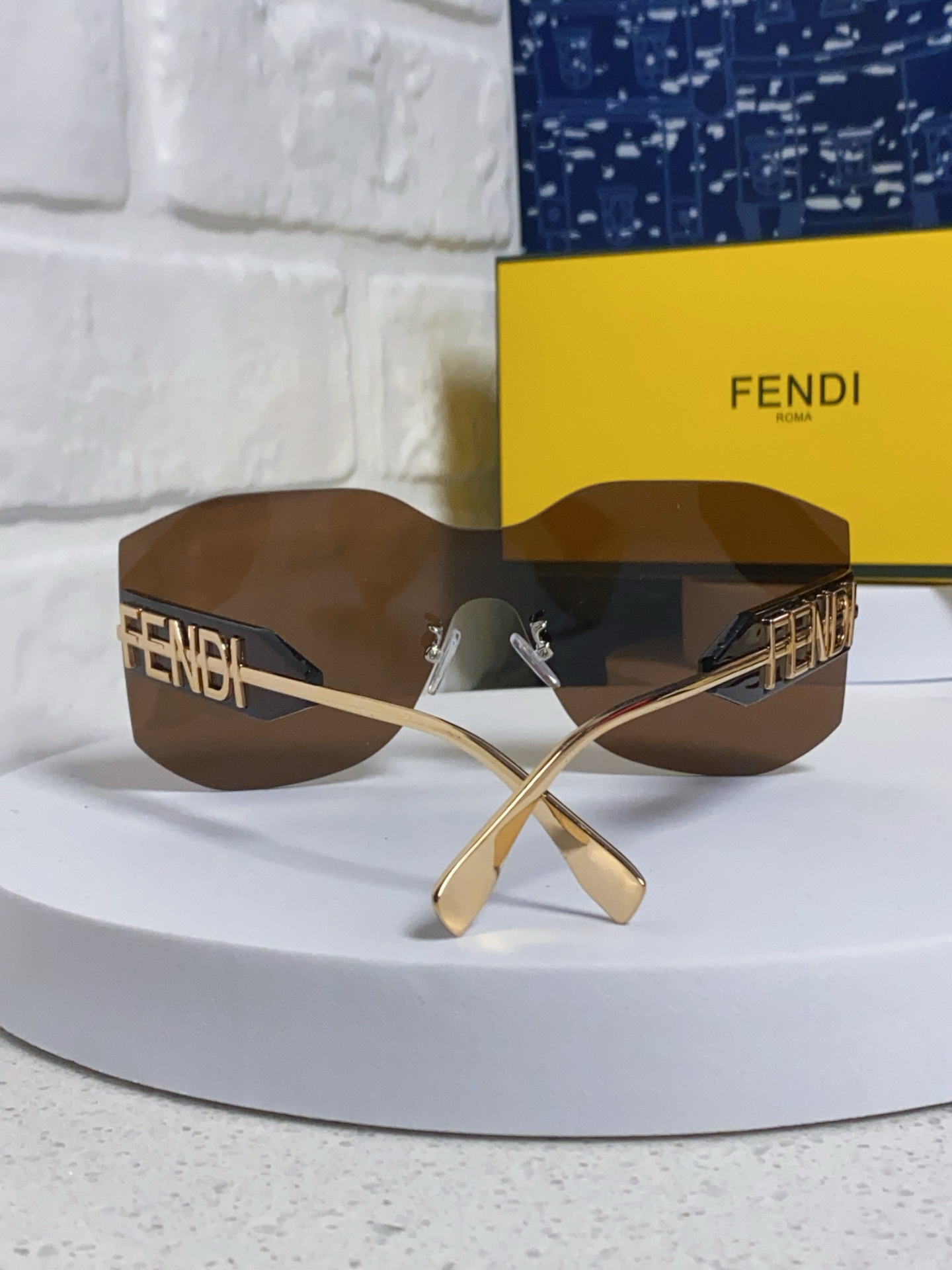  Fendi芬迪 2025新款多边形无框太阳眼镜女FE4006U时尚个性欧美明星款遮阳墨镜男女通用