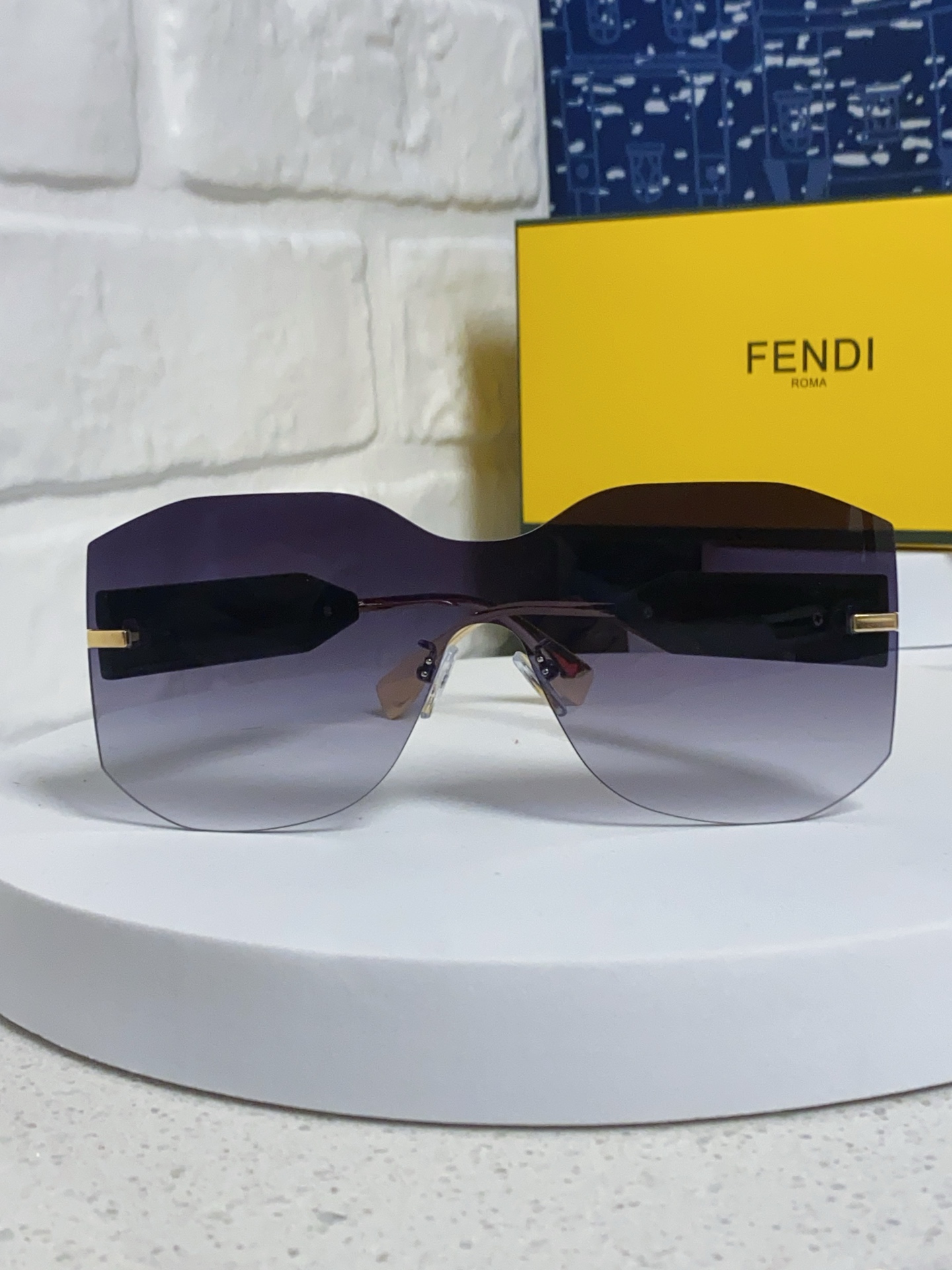  Fendi芬迪 2025新款多边形无框太阳眼镜女FE4006U时尚个性欧美明星款遮阳墨镜男女通用