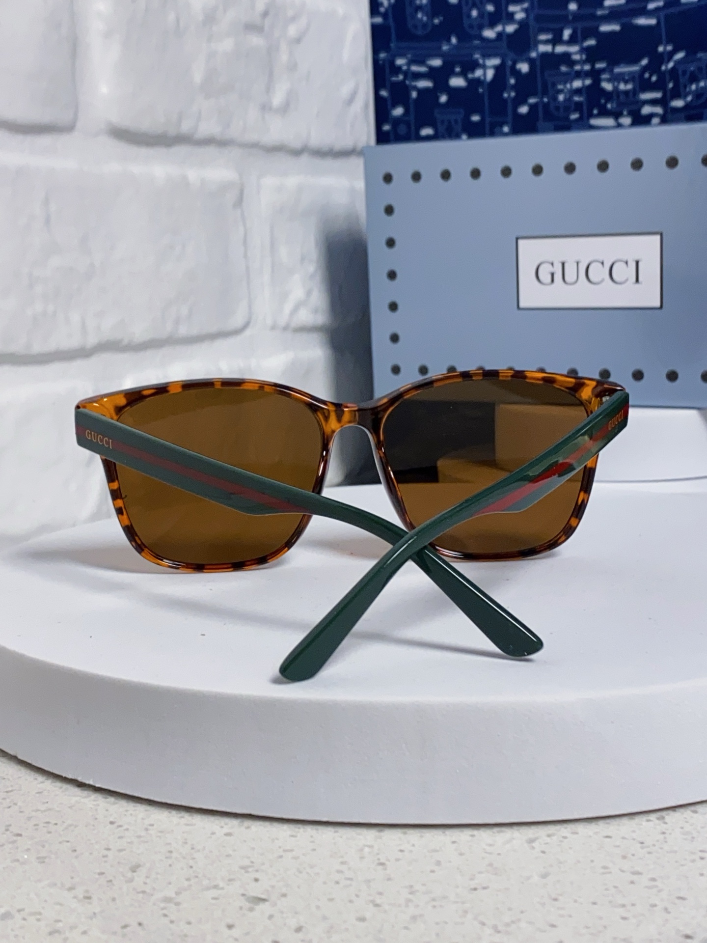  Gucci古奇 小鬼王凯琳同款 GG0417SK 方框超酷，做工精细，男女都可以搭配，超👍