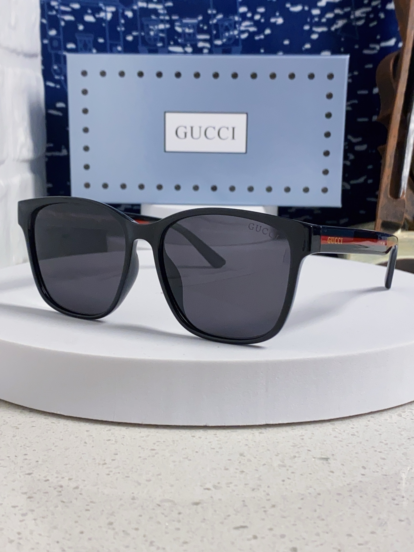  Gucci古奇 小鬼王凯琳同款 GG0417SK 方框超酷，做工精细，男女都可以搭配，超👍