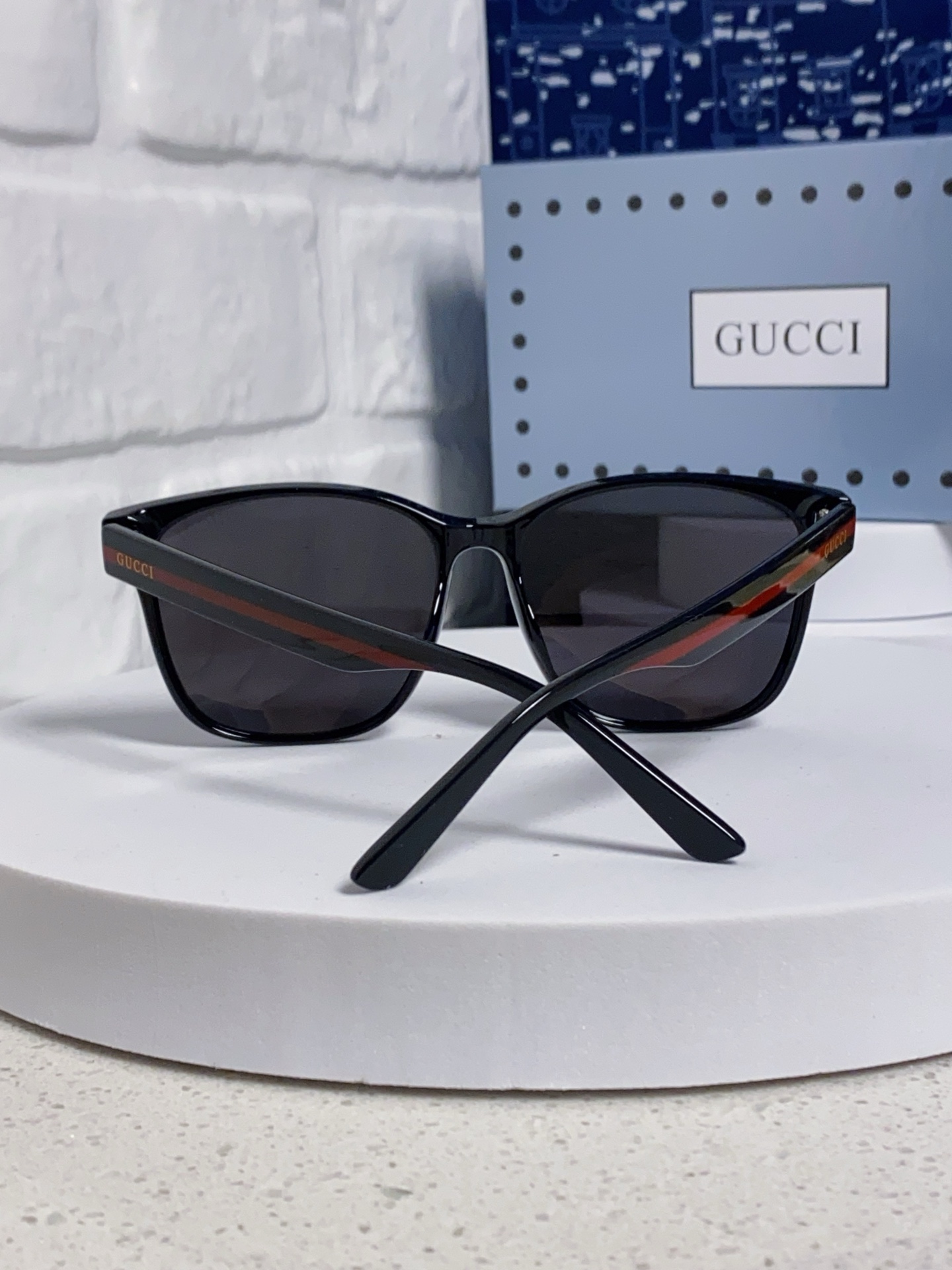  Gucci古奇 小鬼王凯琳同款 GG0417SK 方框超酷，做工精细，男女都可以搭配，超👍