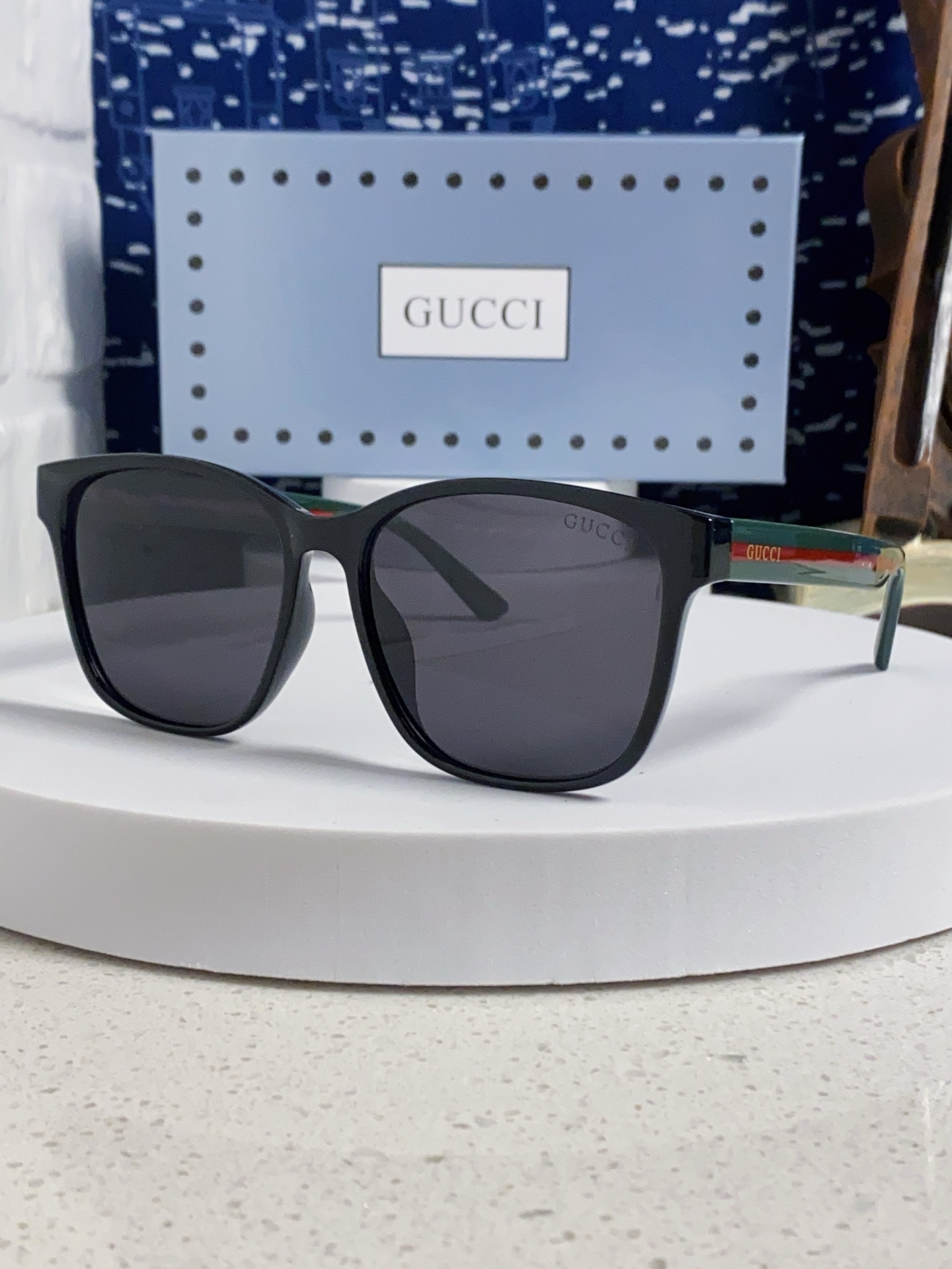  Gucci古奇 小鬼王凯琳同款 GG0417SK 方框超酷，做工精细，男女都可以搭配，超👍