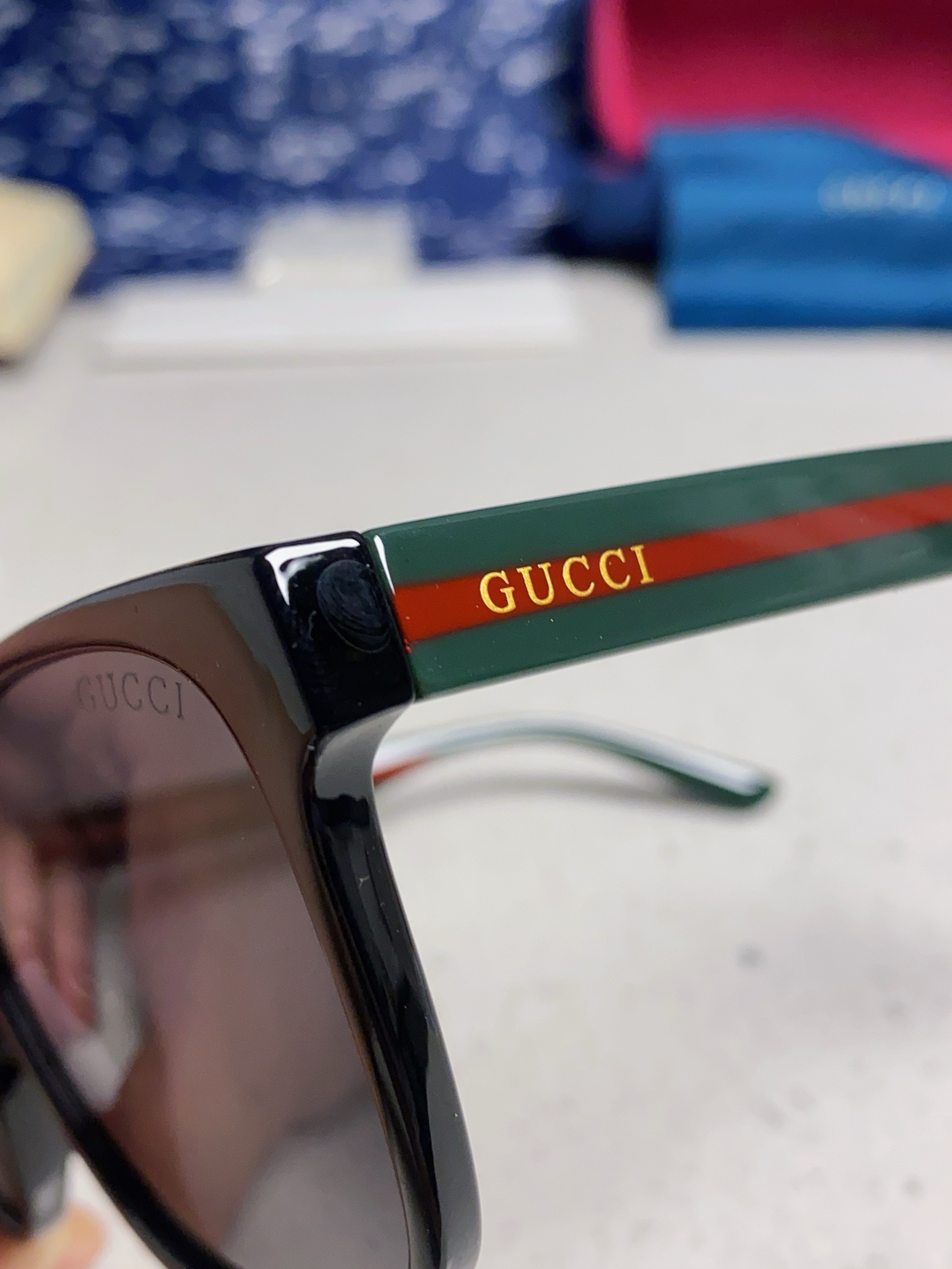  Gucci古奇 小鬼王凯琳同款 GG0417SK 方框超酷，做工精细，男女都可以搭配，超👍