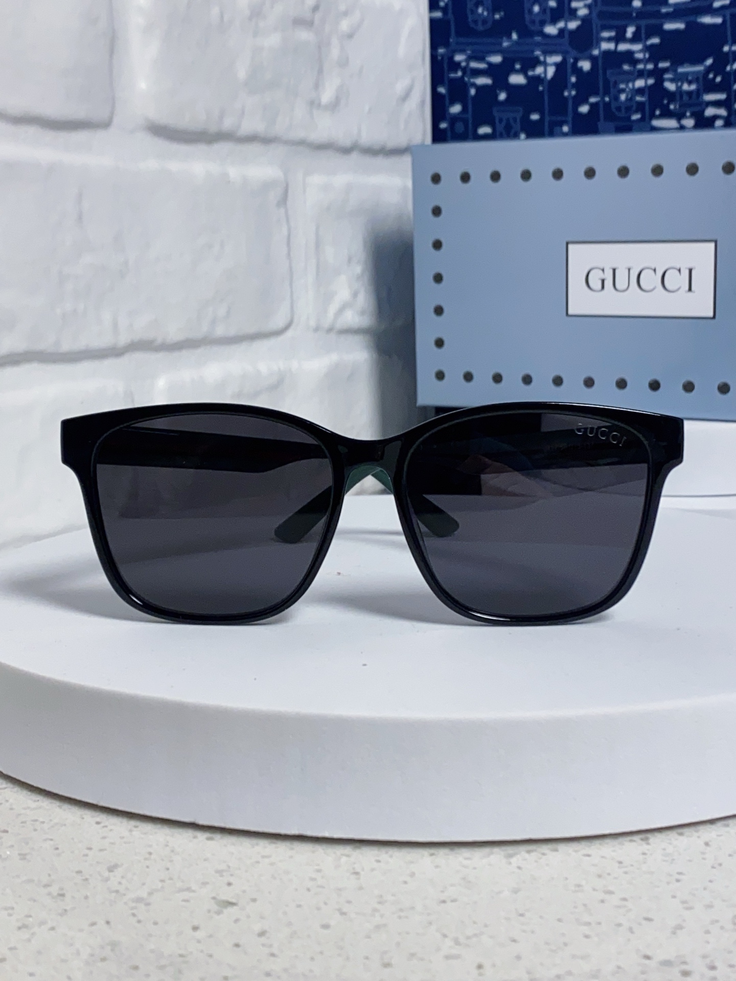 Gucci古奇 小鬼王凯琳同款 GG0417SK 方框超酷，做工精细，男女都可以搭配，超👍