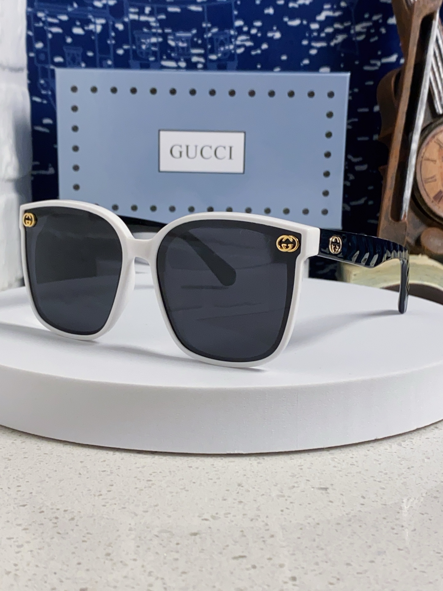  Gucci古奇 2025新款韩版防紫外线高级感网红个性时尚海边太阳镜显脸小 女士墨镜