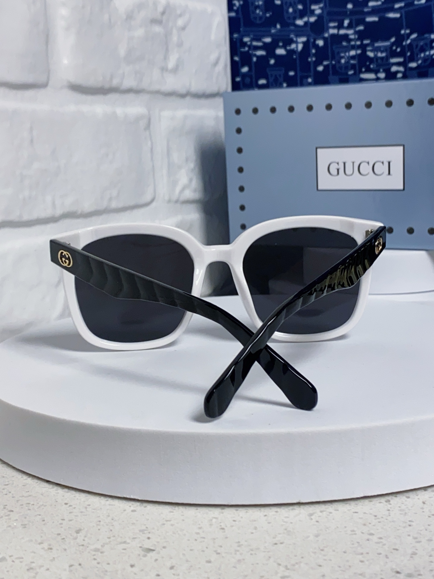  Gucci古奇 2025新款韩版防紫外线高级感网红个性时尚海边太阳镜显脸小 女士墨镜