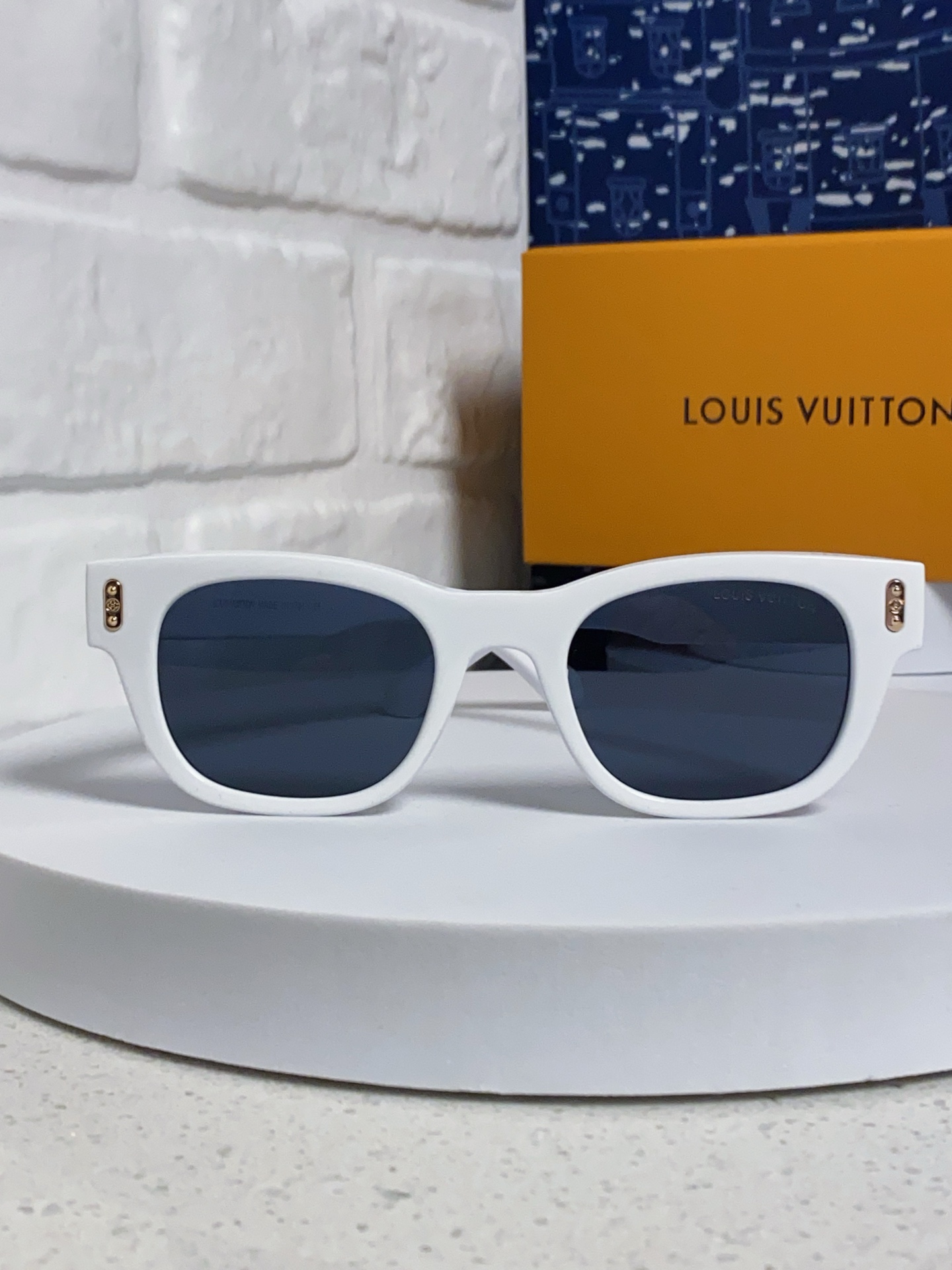  LouisVuitton路易威登  2025新款墨镜百搭高级感简约个性男女款眼镜防紫外线防晒太阳镜潮L