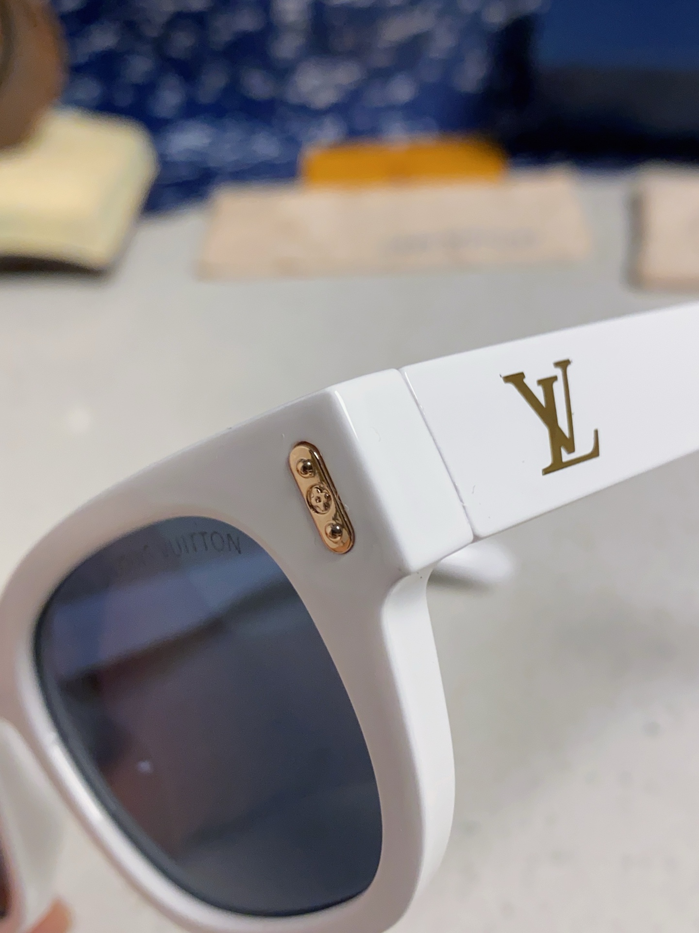  LouisVuitton路易威登  2025新款墨镜百搭高级感简约个性男女款眼镜防紫外线防晒太阳镜潮L
