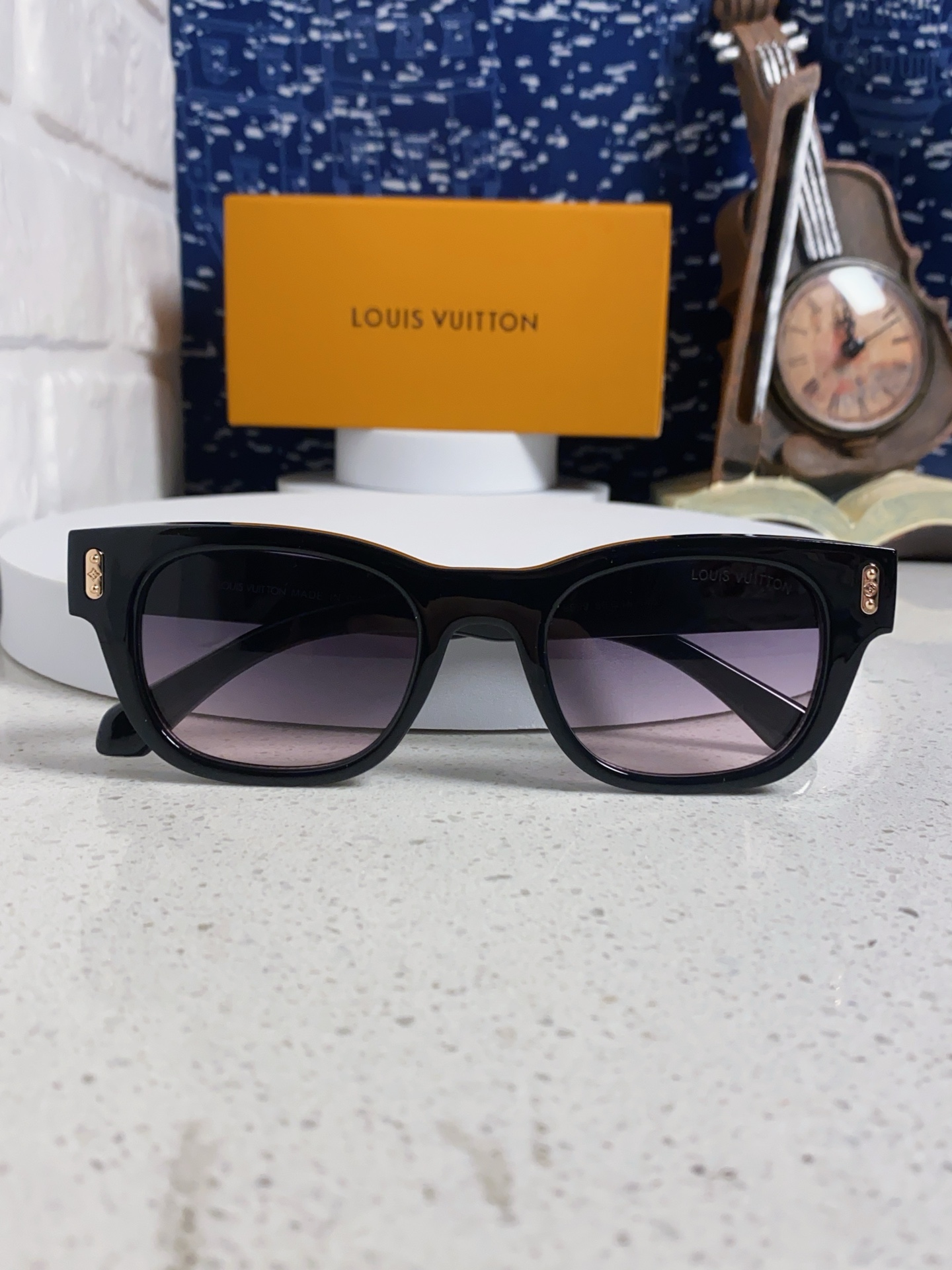  LouisVuitton路易威登  2025新款墨镜百搭高级感简约个性男女款眼镜防紫外线防晒太阳镜潮L