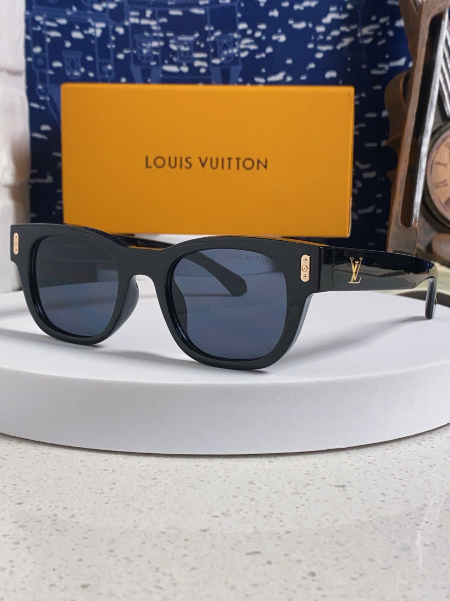  LouisVuitton路易威登  2025新款墨镜百搭高级感简约个性男女款眼镜防紫外线防晒太阳镜潮L