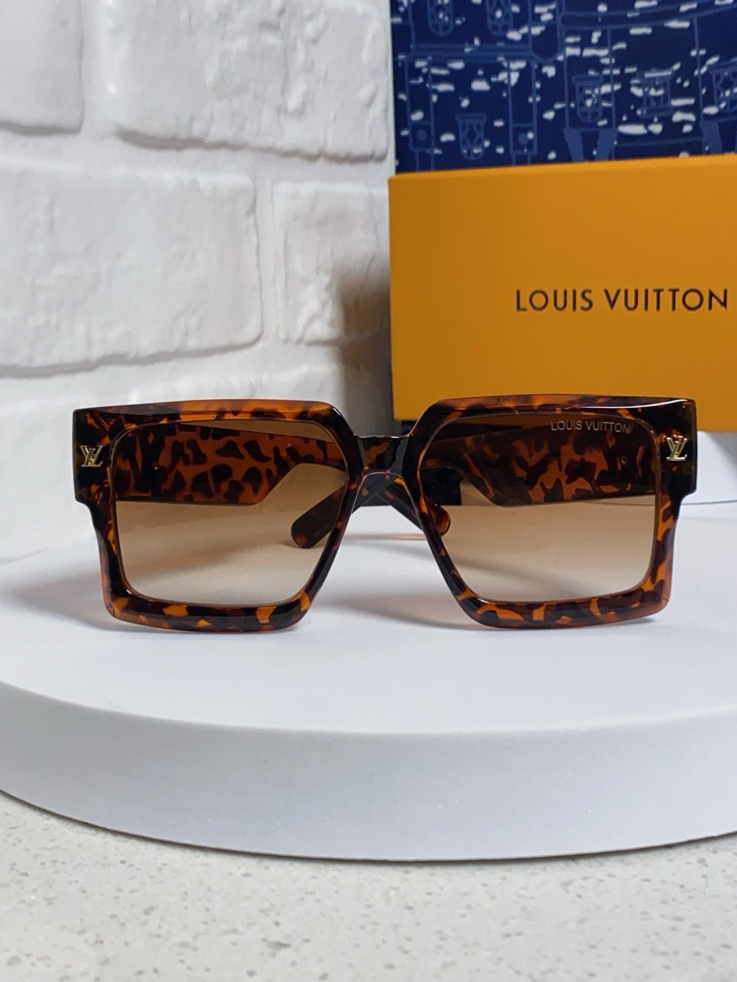  Louis Vuitton路易威登 2025新款ins风网红方框墨镜男明星同款太阳镜欧美潮人复古嘻哈街