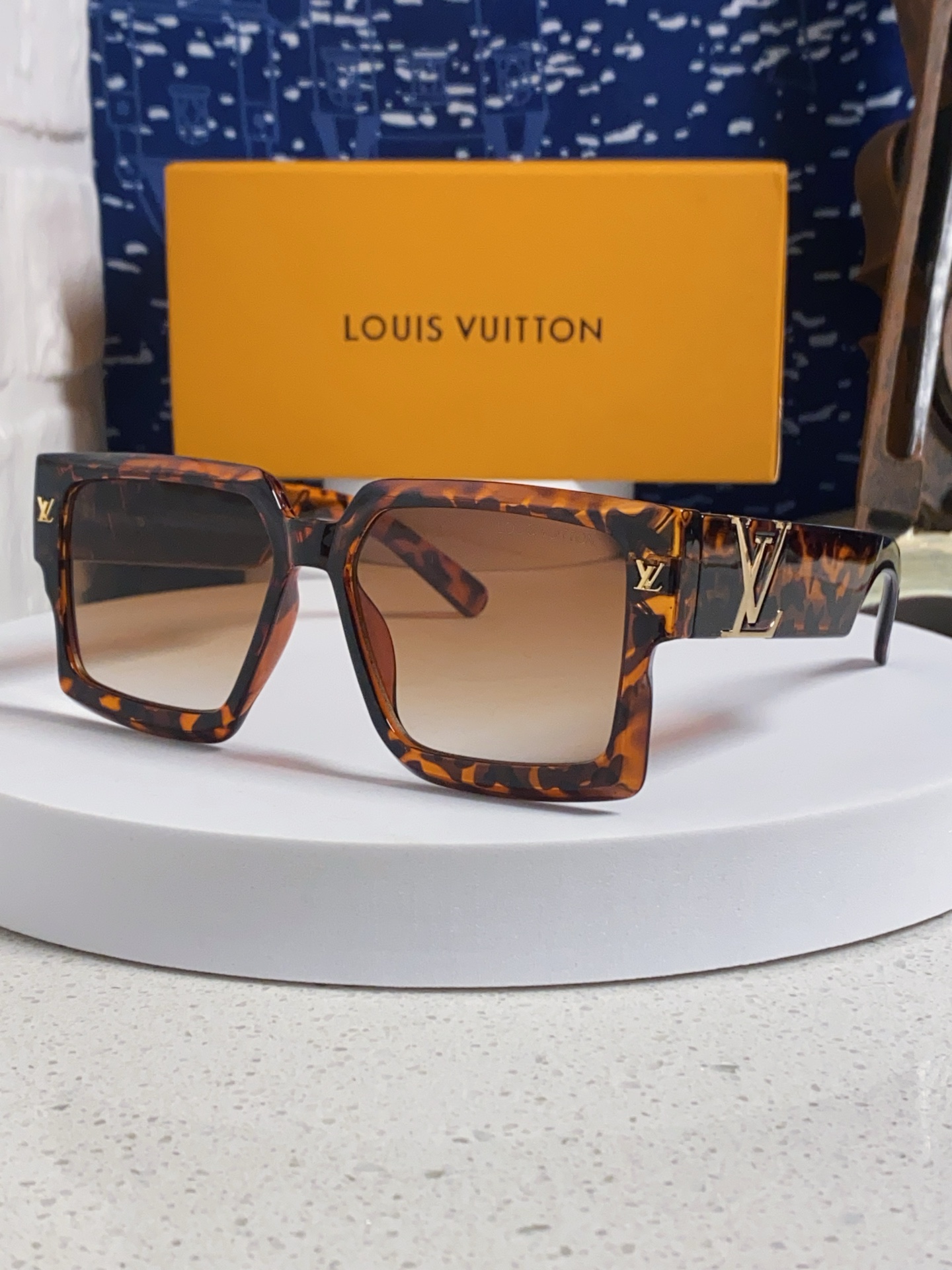  Louis Vuitton路易威登 2025新款ins风网红方框墨镜男明星同款太阳镜欧美潮人复古嘻哈街
