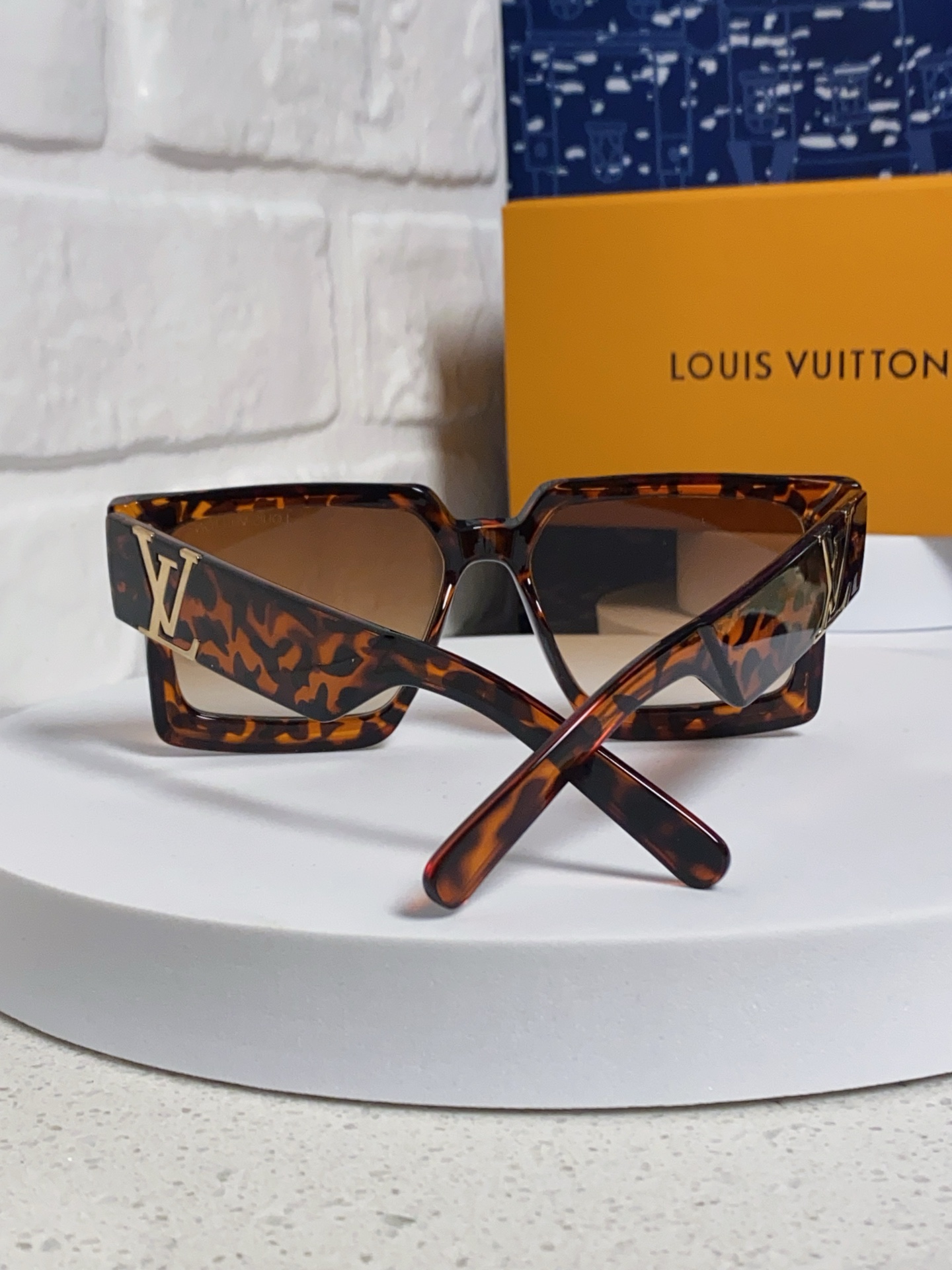  Louis Vuitton路易威登 2025新款ins风网红方框墨镜男明星同款太阳镜欧美潮人复古嘻哈街