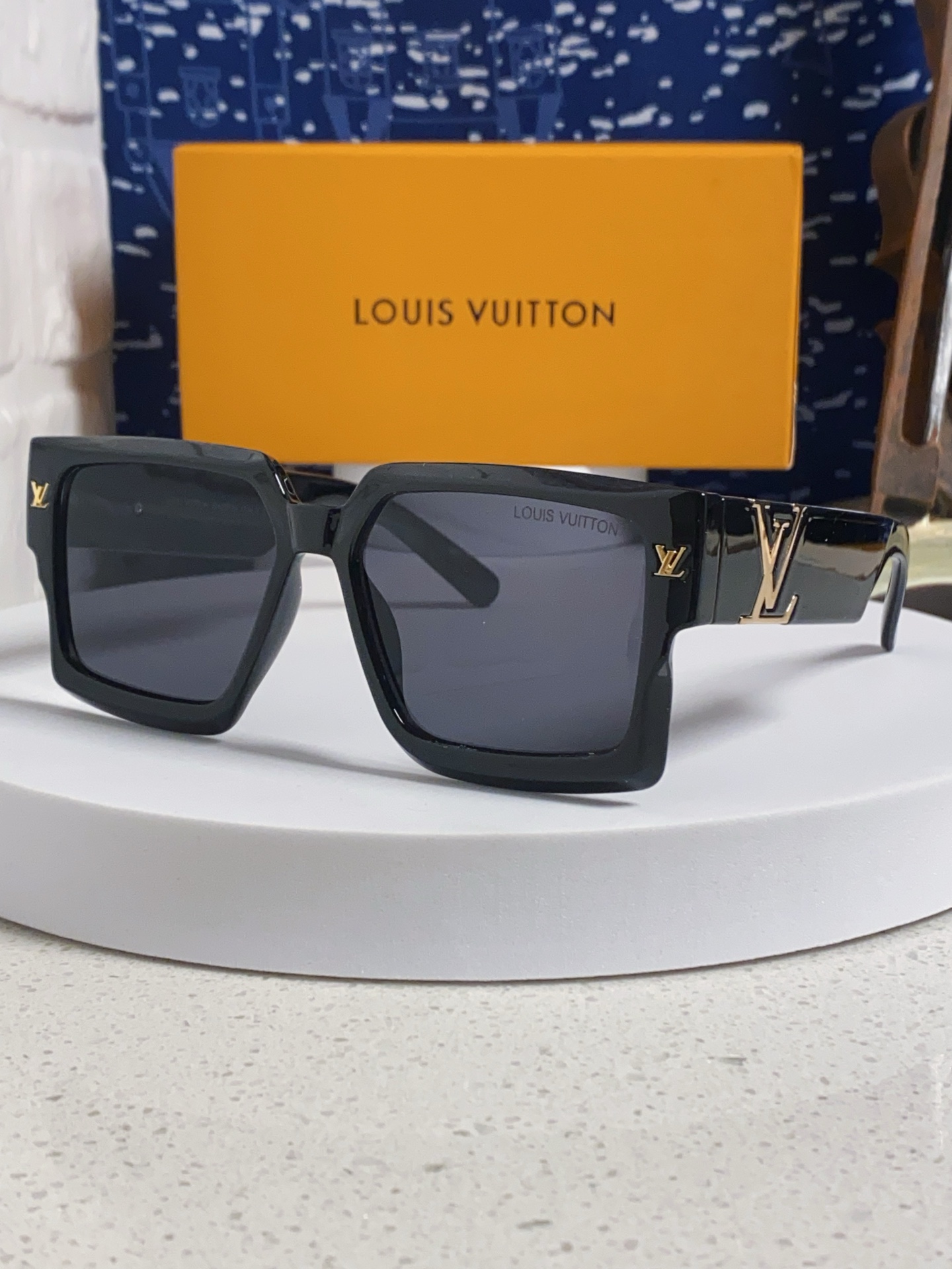  Louis Vuitton路易威登 2025新款ins风网红方框墨镜男明星同款太阳镜欧美潮人复古嘻哈街