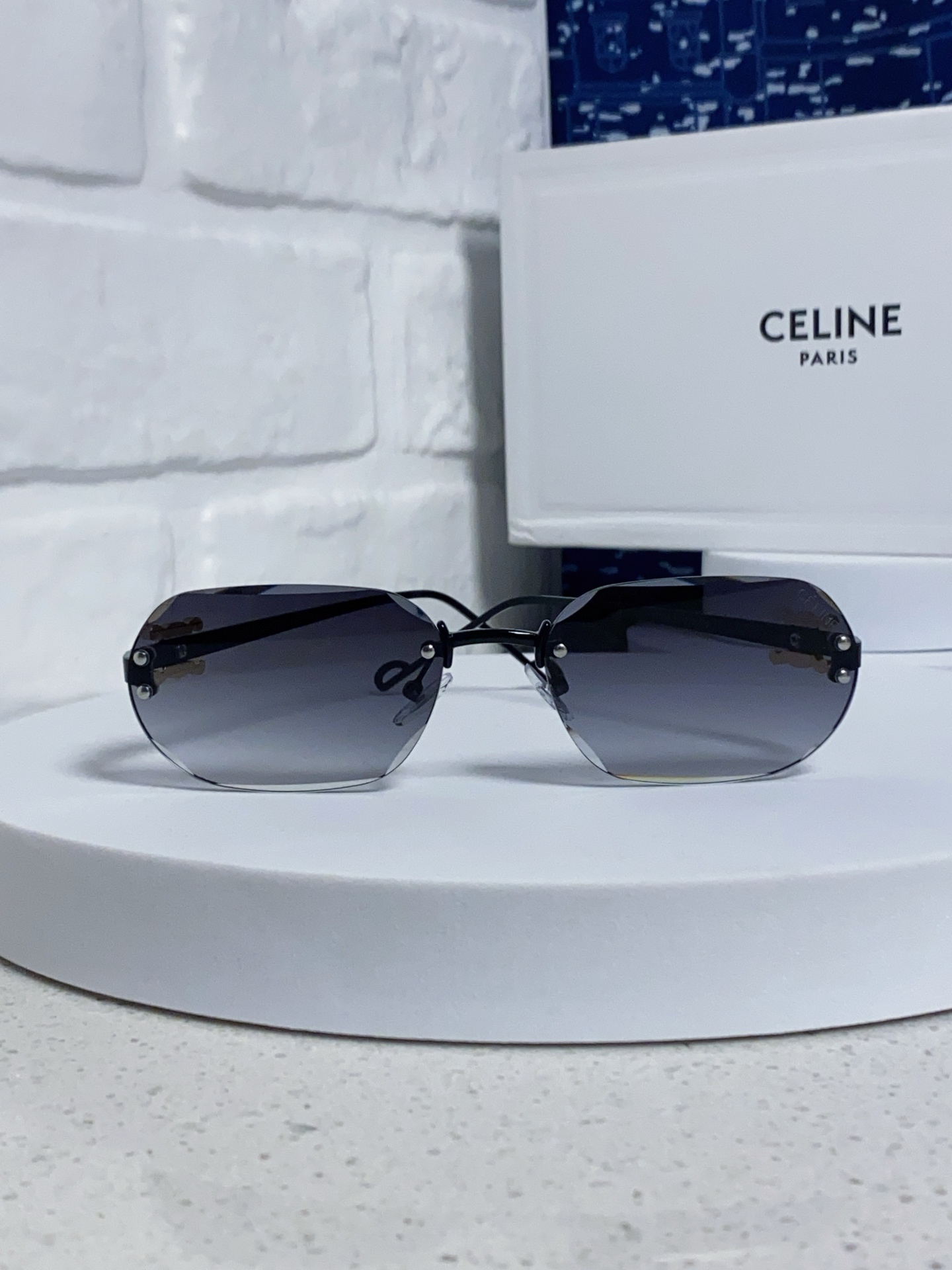  Celine赛琳 多边形无边框墨镜男女款2025新款防紫外线美式复古茶色渐变太阳眼镜 