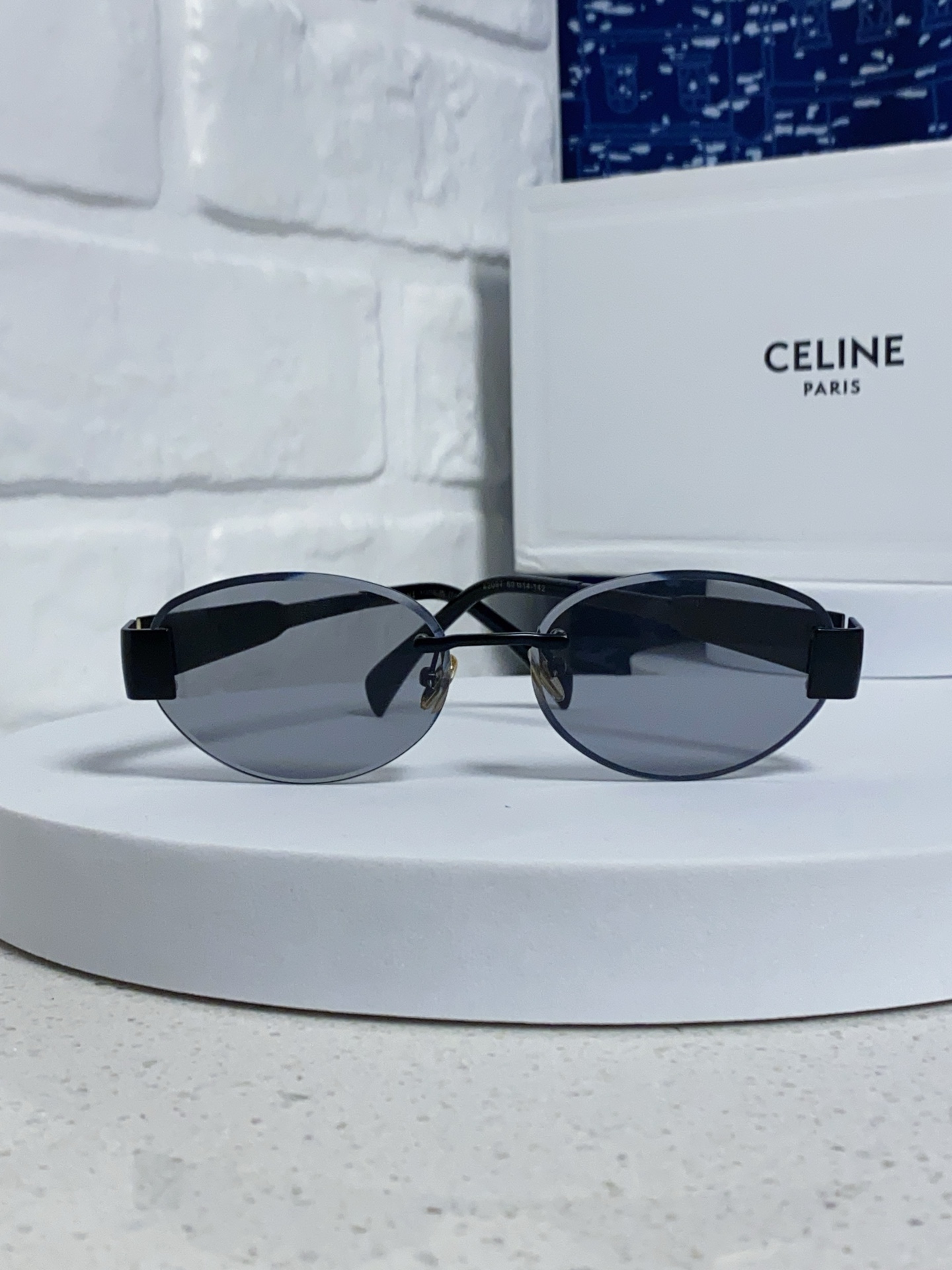  Celine赛琳 2025新款太阳眼镜凯旋门LISA同款女老钱风复古 金属椭圆形式 