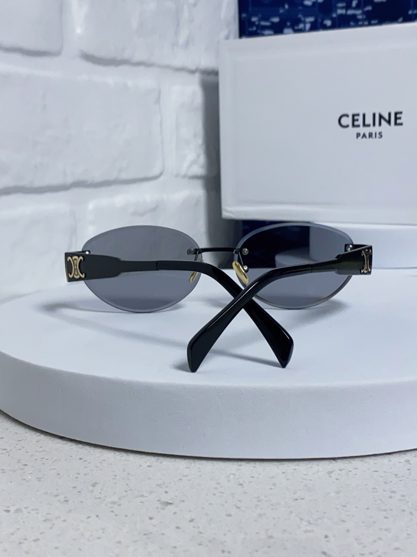  Celine赛琳 2025新款太阳眼镜凯旋门LISA同款女老钱风复古 金属椭圆形式 