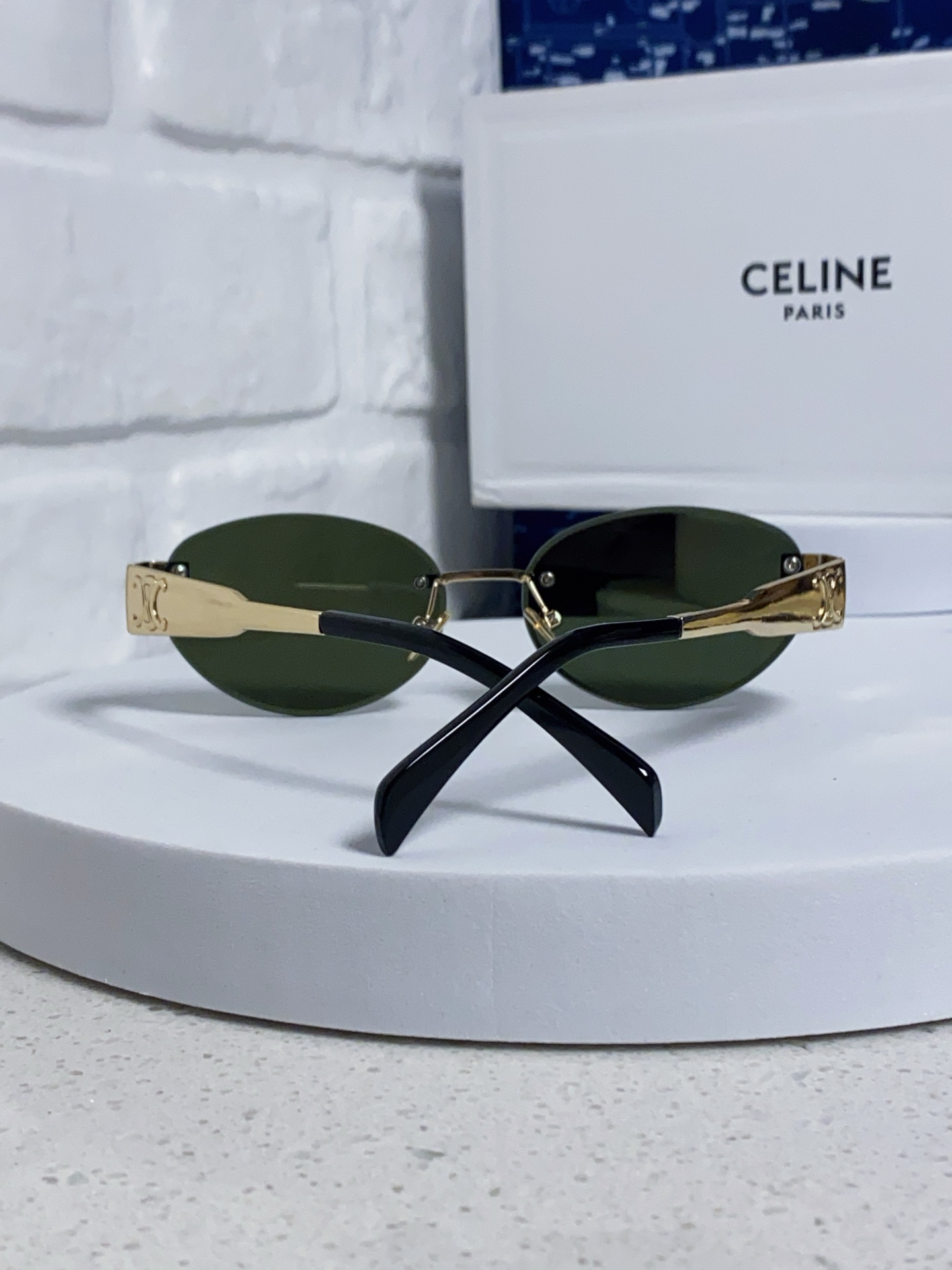  Celine赛琳 2025新款太阳眼镜凯旋门LISA同款女老钱风复古 金属椭圆形式 