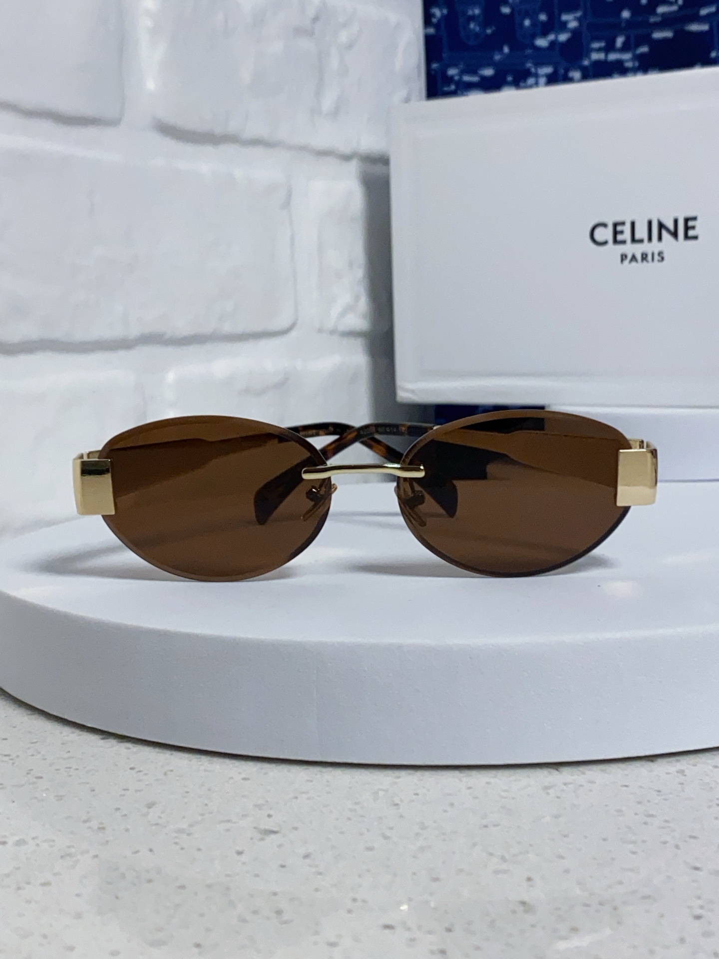  Celine赛琳 2025新款太阳眼镜凯旋门LISA同款女老钱风复古 金属椭圆形式 