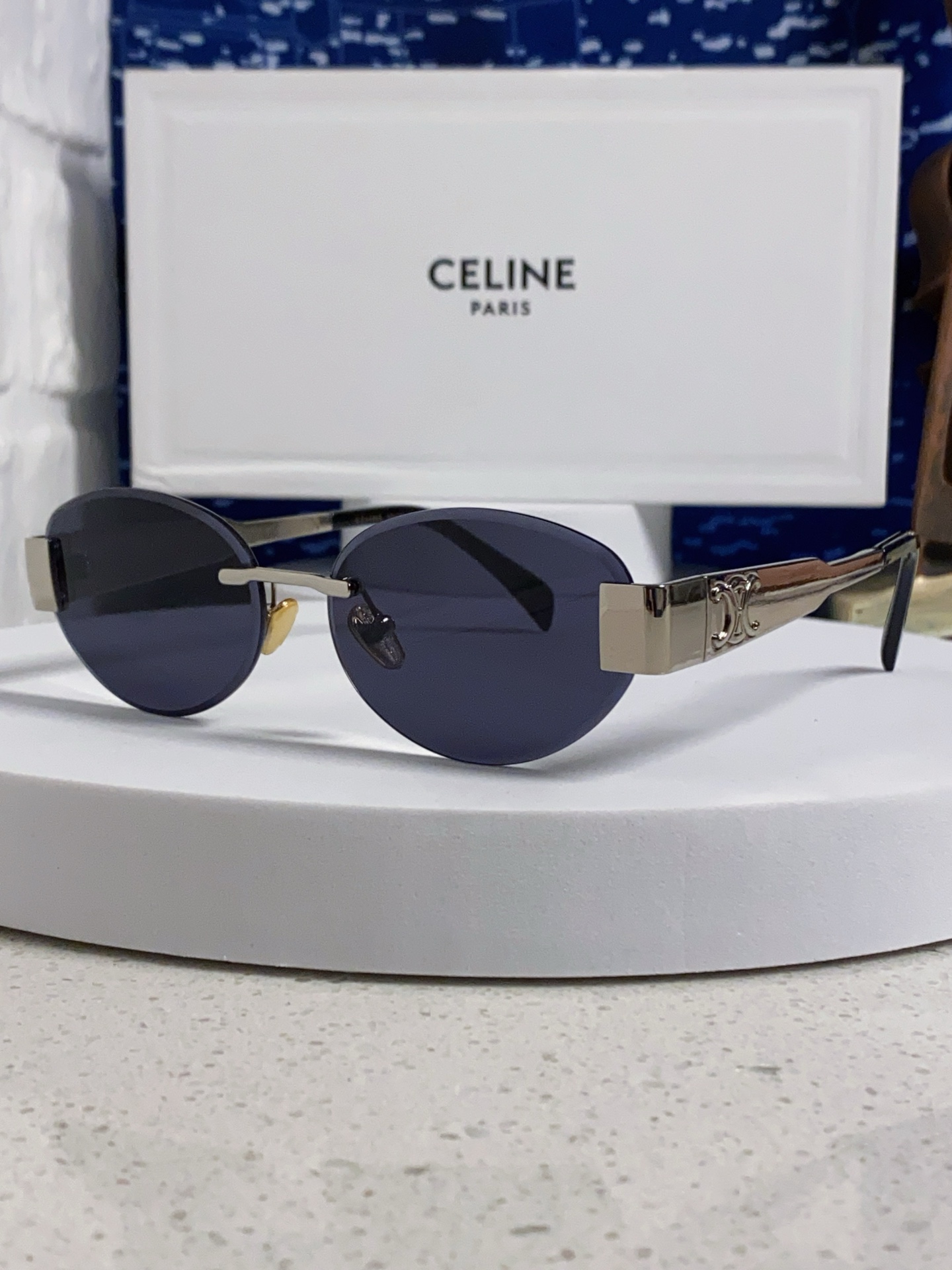  Celine赛琳 2025新款太阳眼镜凯旋门LISA同款女老钱风复古 金属椭圆形式 