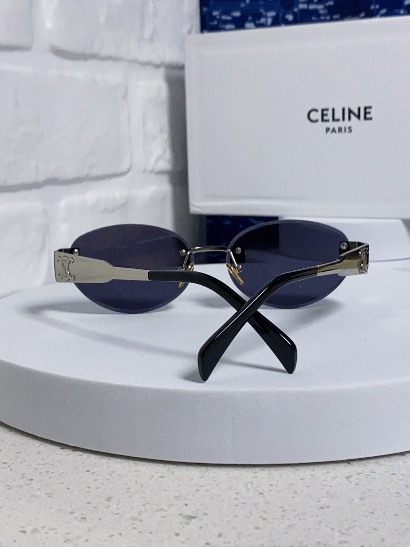  Celine赛琳 2025新款太阳眼镜凯旋门LISA同款女老钱风复古 金属椭圆形式 