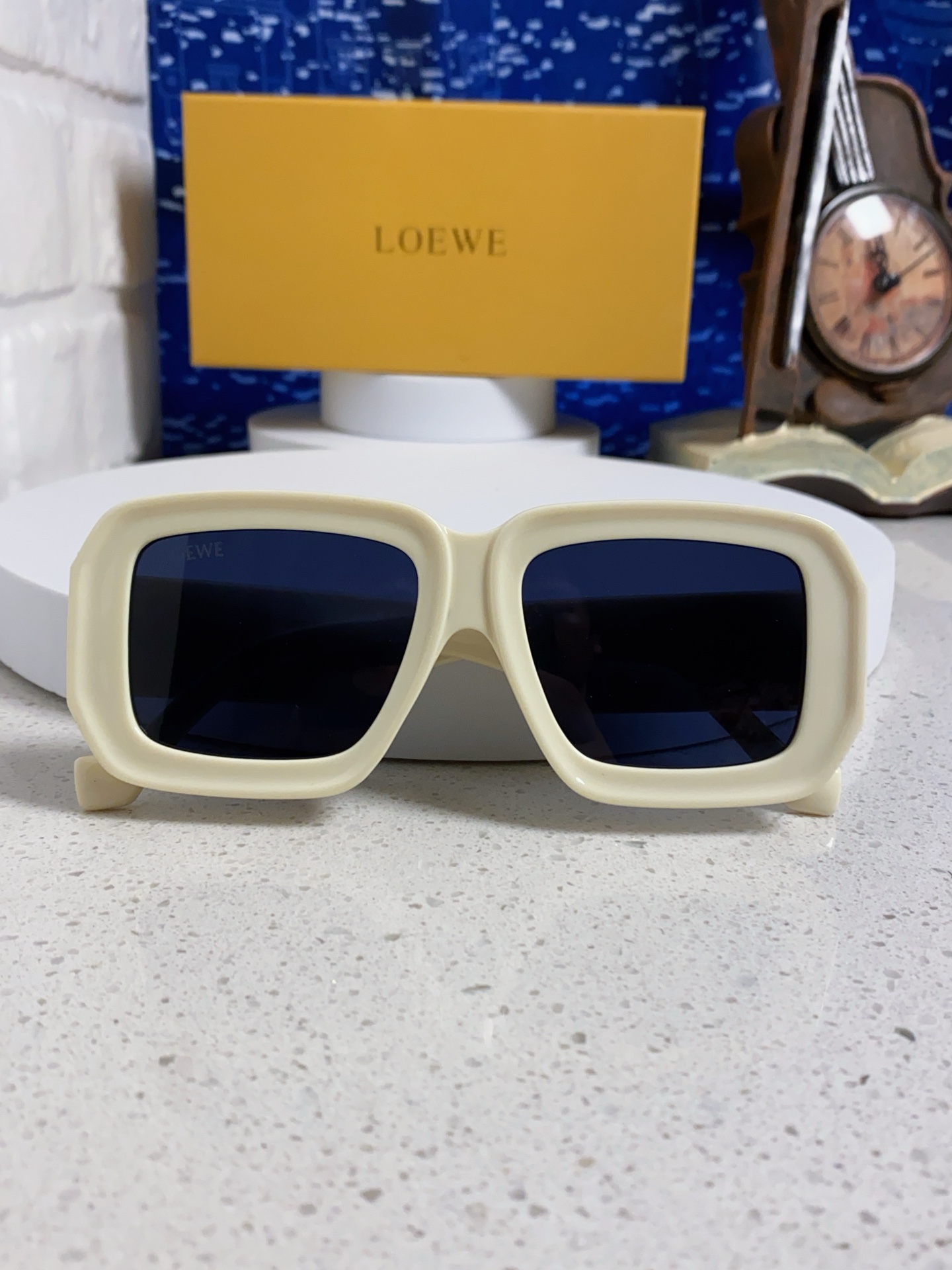  Loewe罗意威 2025新款欧美墨镜黑色醋纤粗框粉色镜片气质简约日常 女士墨镜