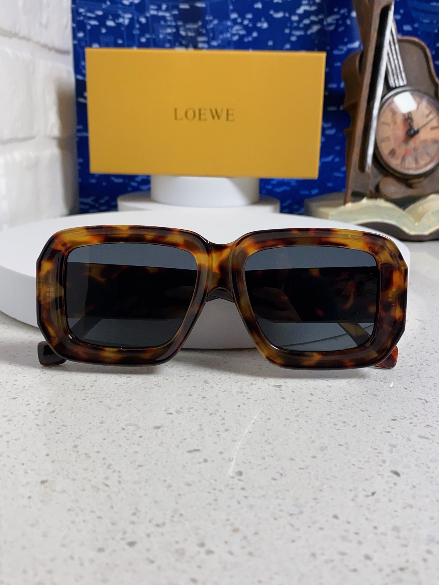  Loewe罗意威 2025新款欧美墨镜黑色醋纤粗框粉色镜片气质简约日常 女士墨镜