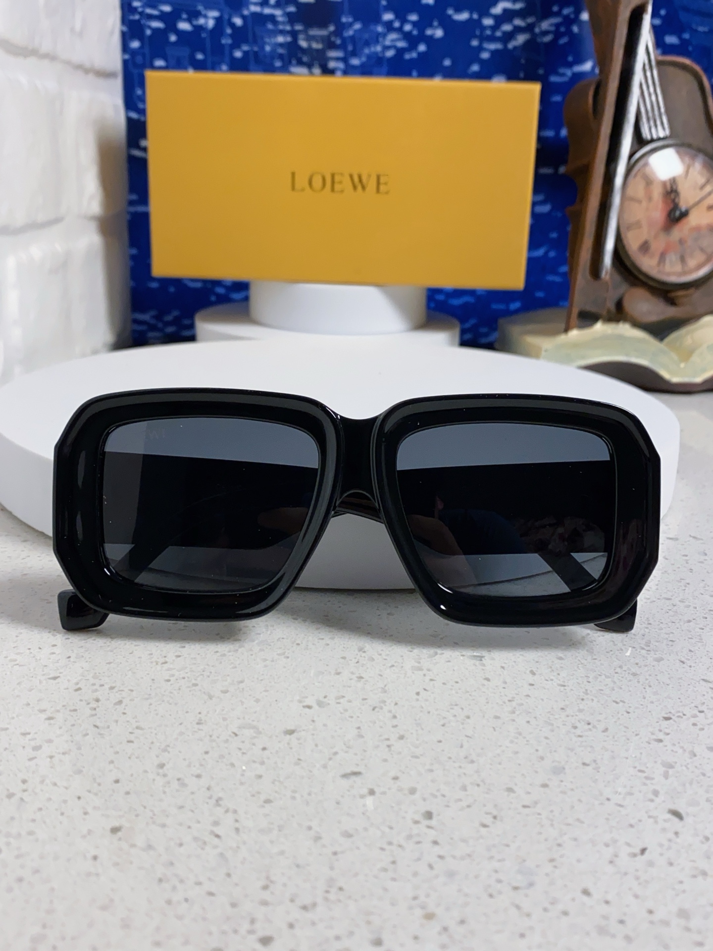  Loewe罗意威 2025新款欧美墨镜黑色醋纤粗框粉色镜片气质简约日常 女士墨镜