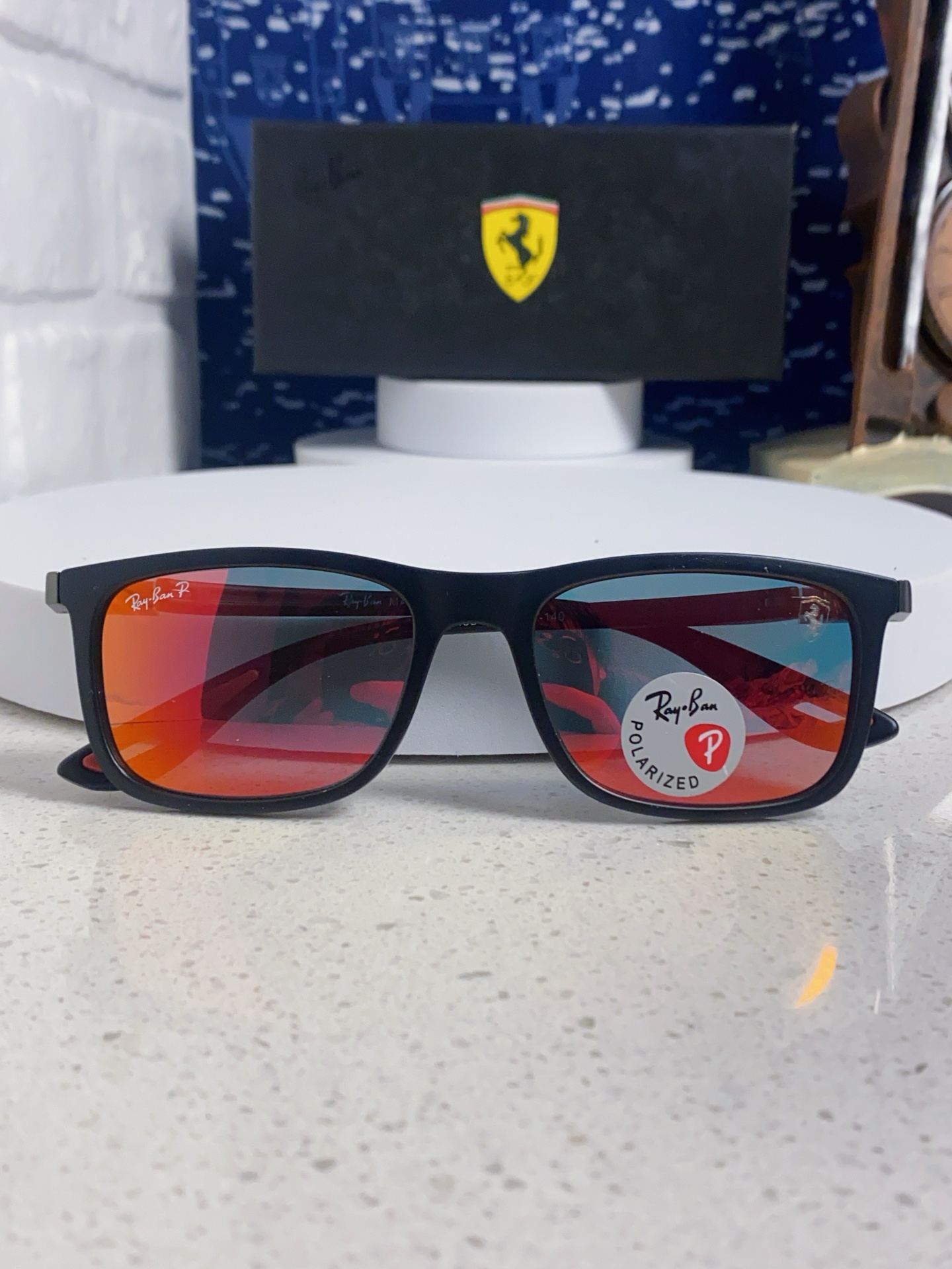  RayBan雷朋 2025新款 高清树脂太阳镜 高端板材墨镜徒步旅行者眼镜开车驾驶 型号RB4433M