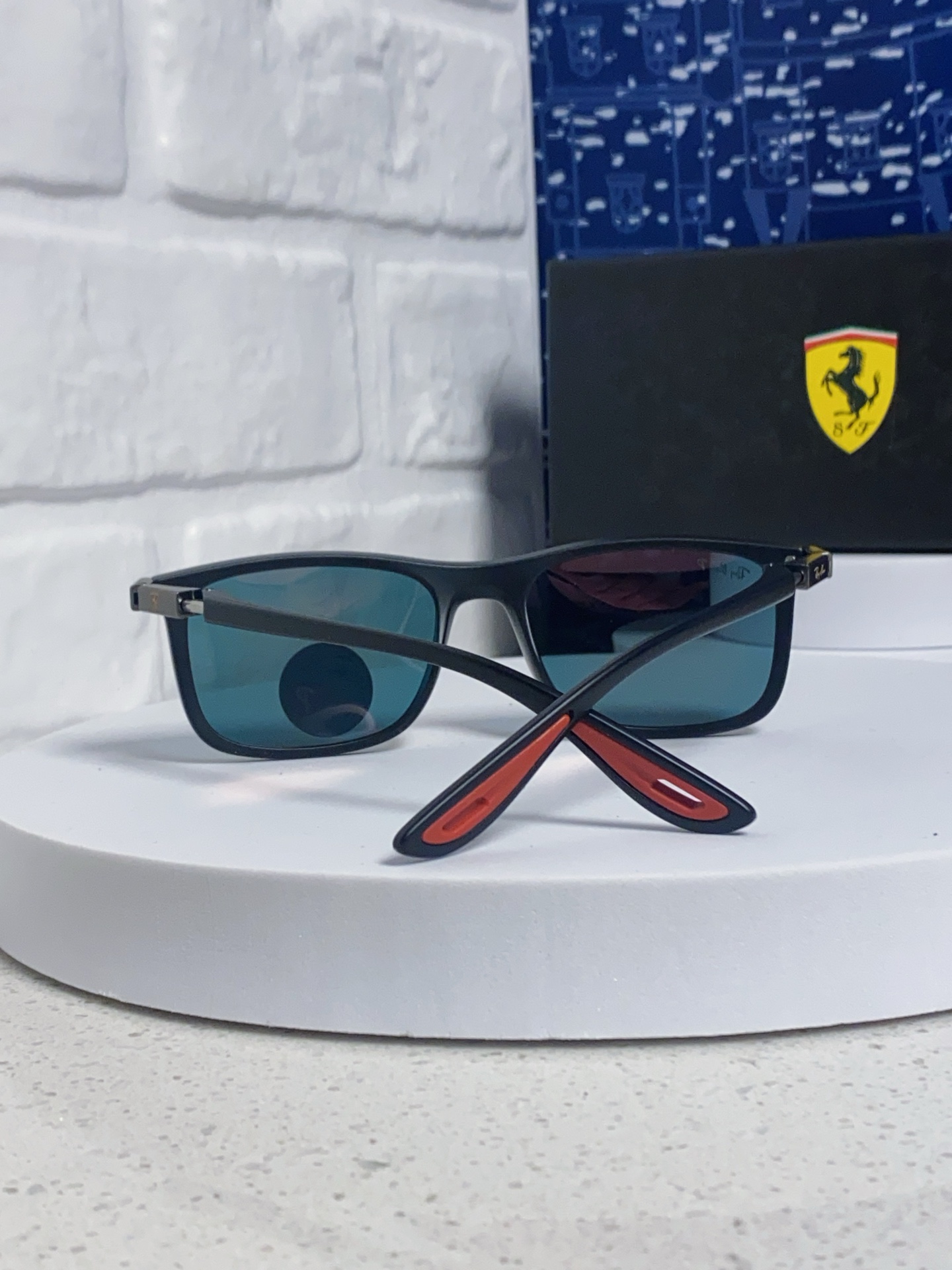  RayBan雷朋 2025新款 高清树脂太阳镜 高端板材墨镜徒步旅行者眼镜开车驾驶 型号RB4433M